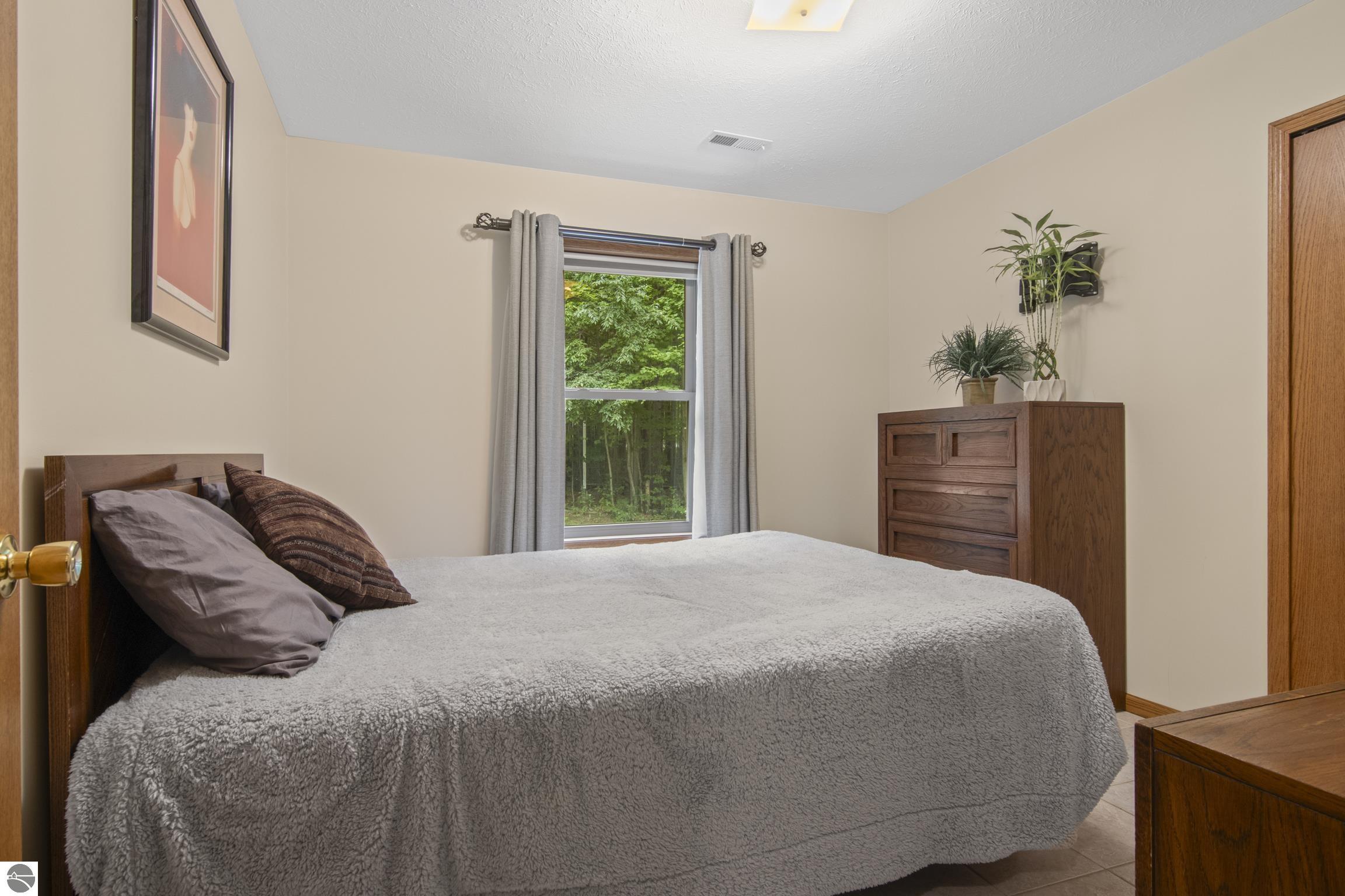 2078 Timber Trail, NE