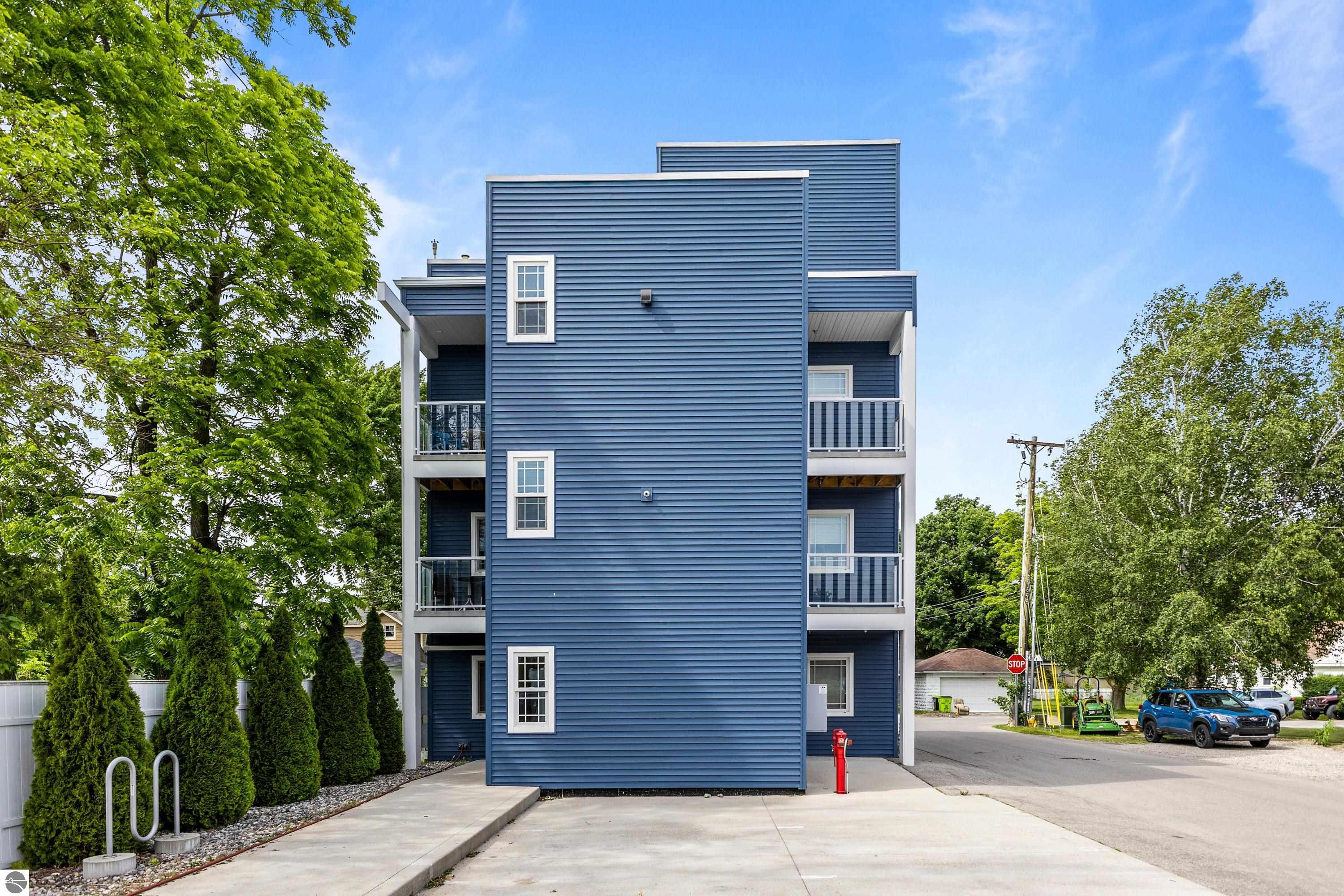 918 W Third Street # 8 Unit: 1-5, 7,8