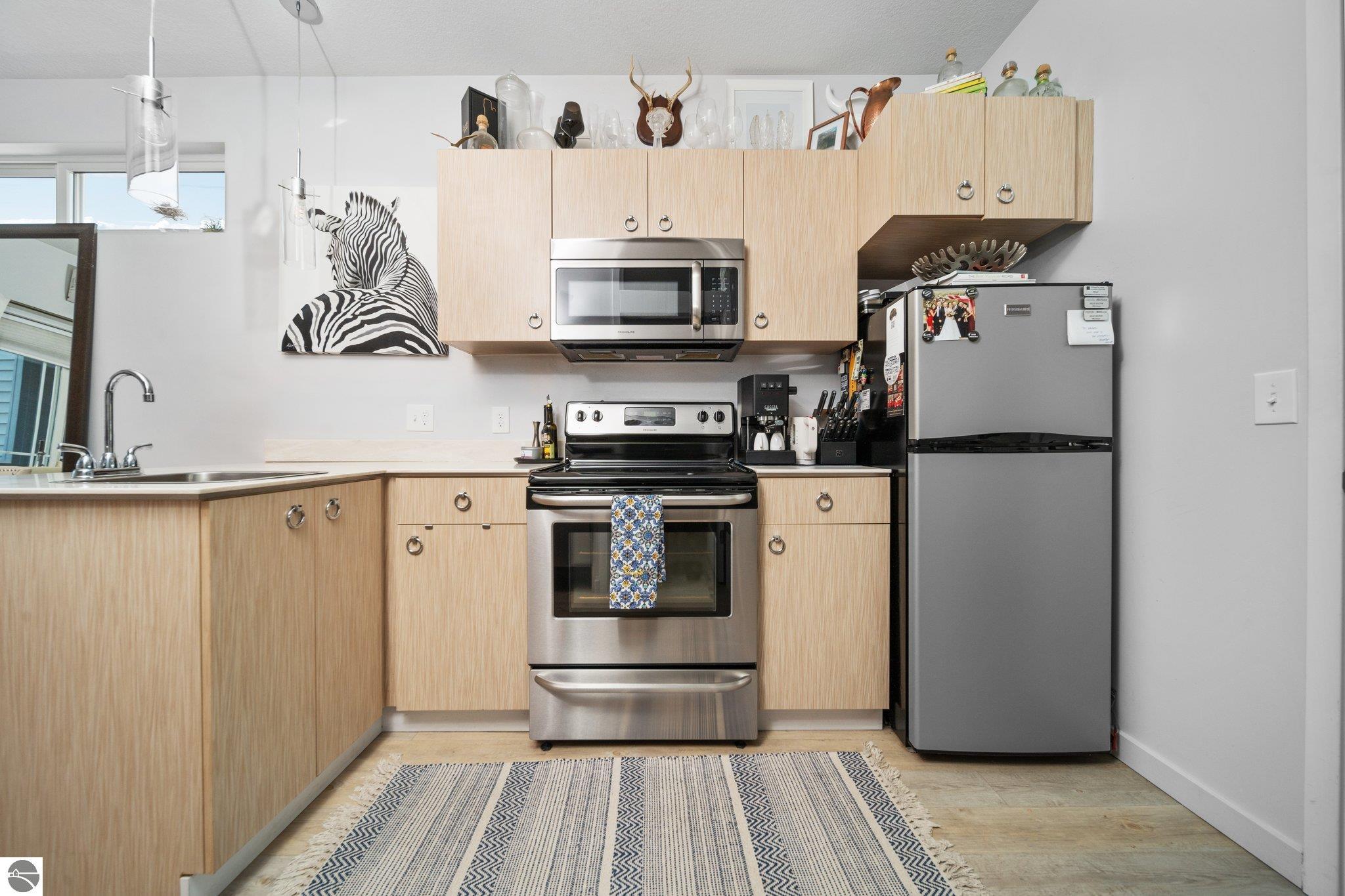 918 W Third Street # 8 Unit: 1-5, 7,8