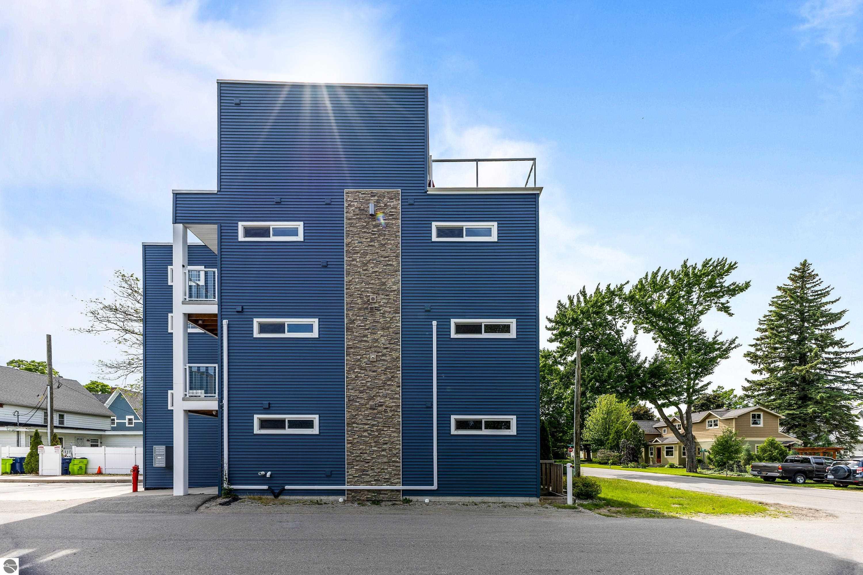 918 W Third Street # 8 Unit: 1-5, 7,8