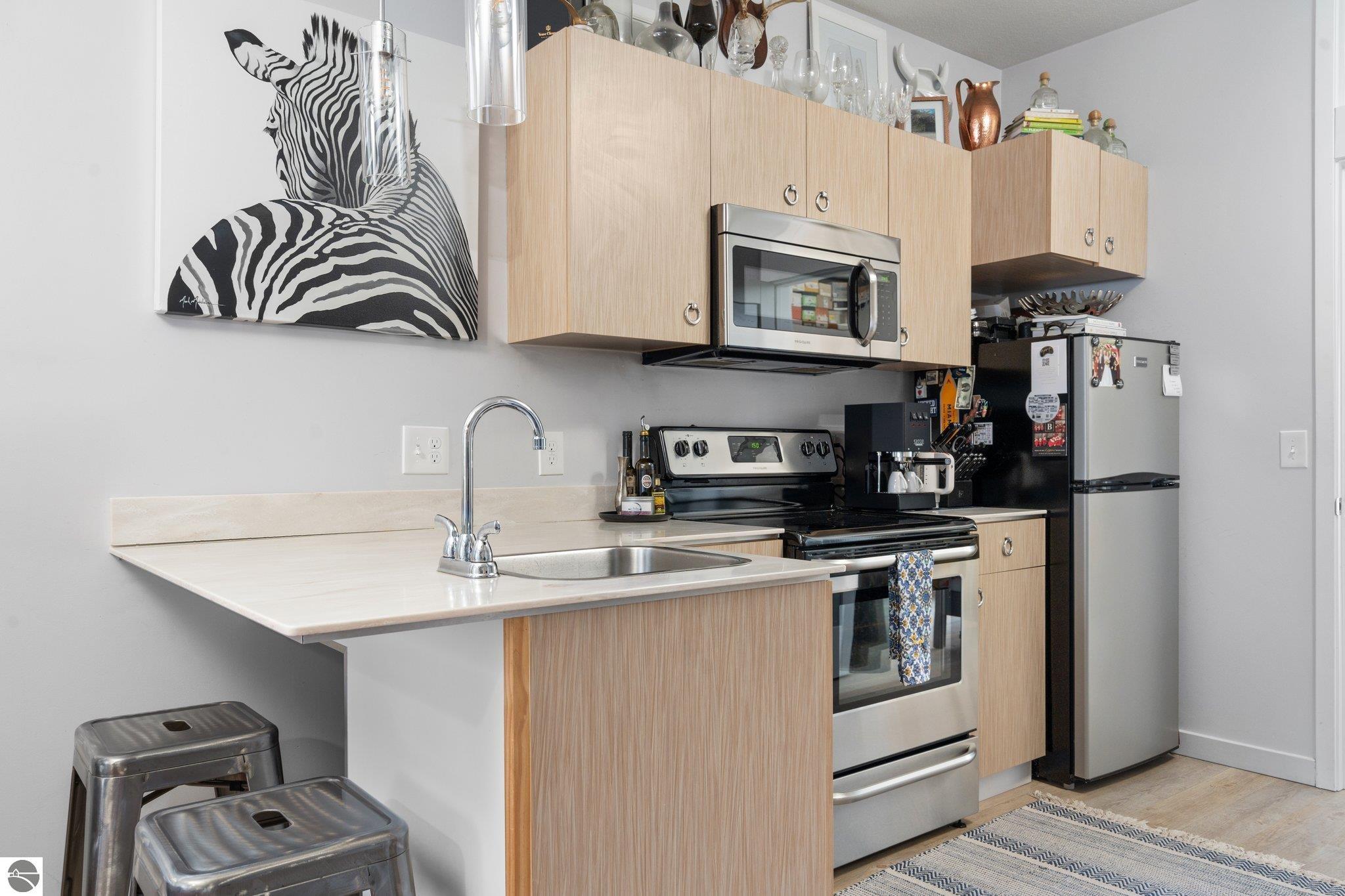 918 W Third Street # 8 Unit: 1-5, 7,8