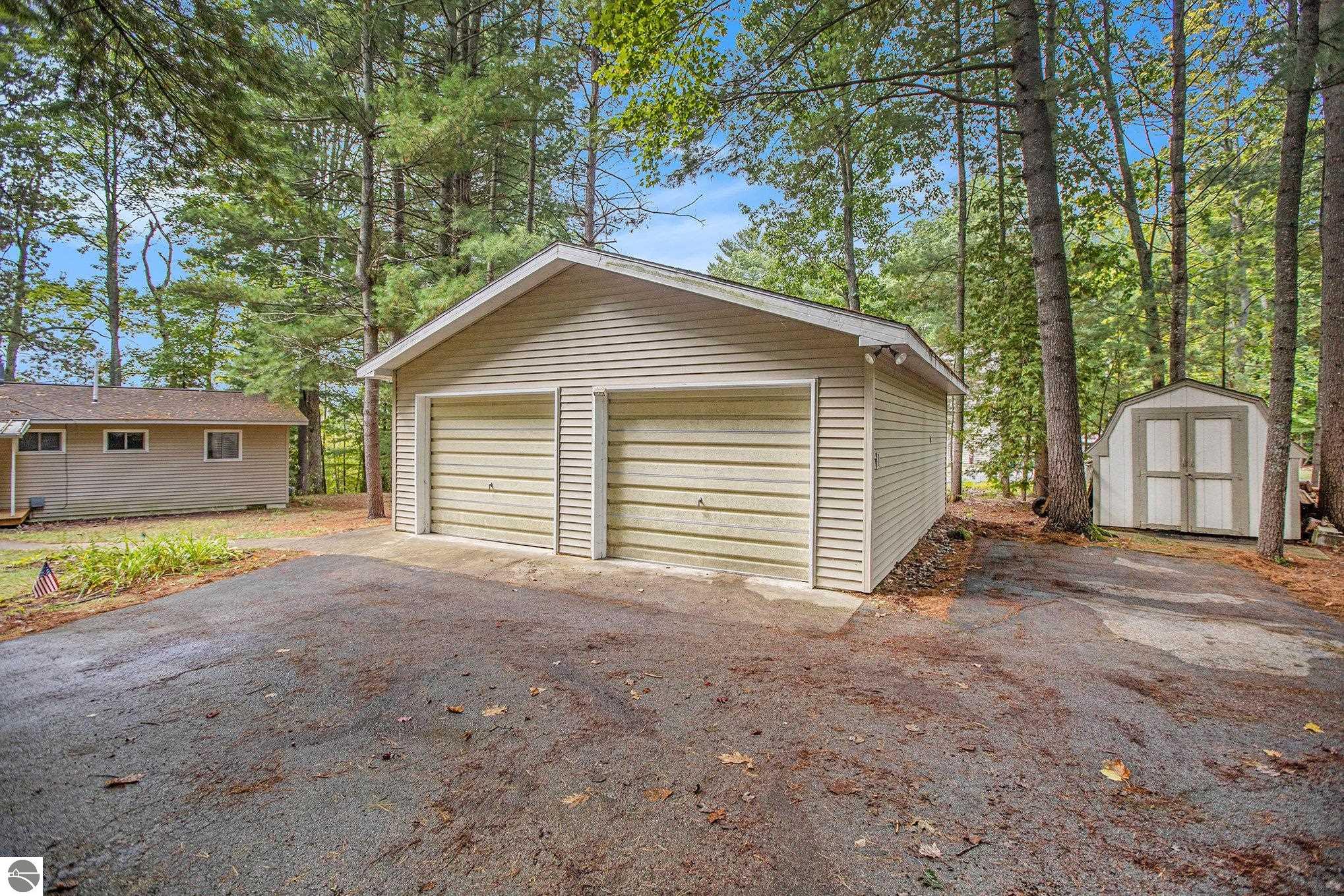 10643 White Pine Road