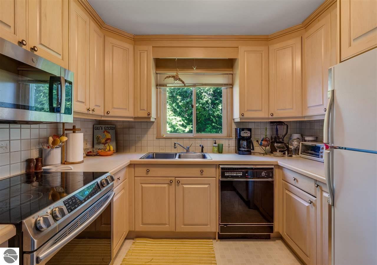 2936 Oden Road, Petoskey