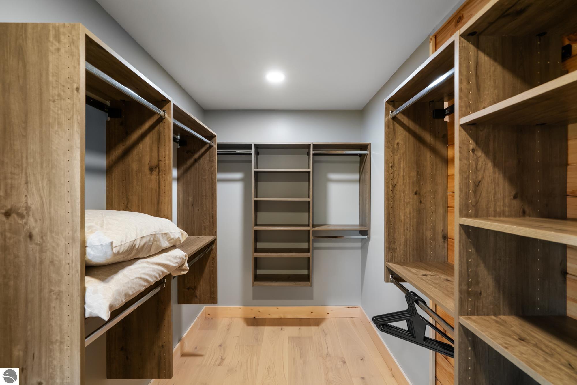 6755 Pleasantview Road