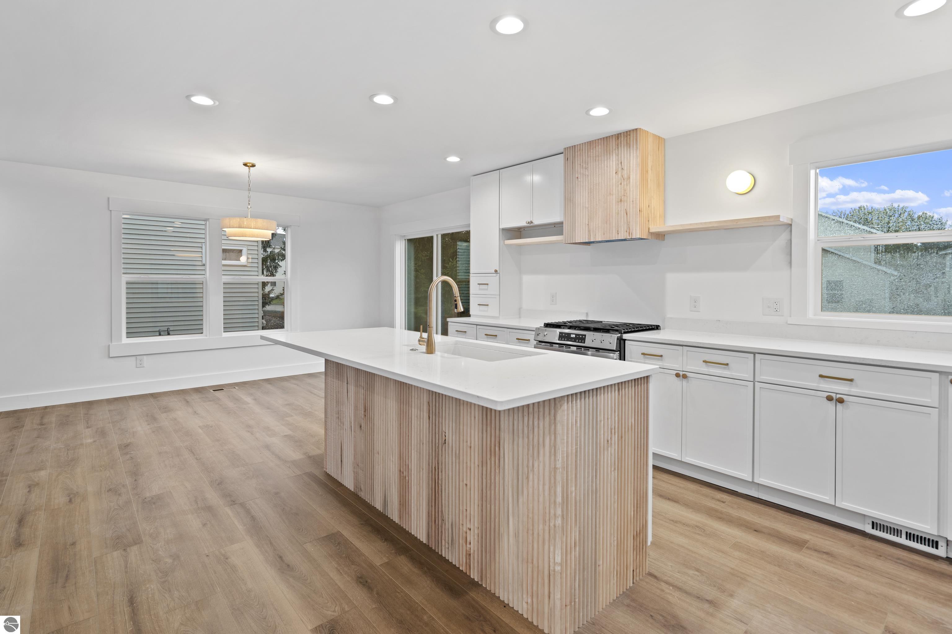 2737 Ruby Street