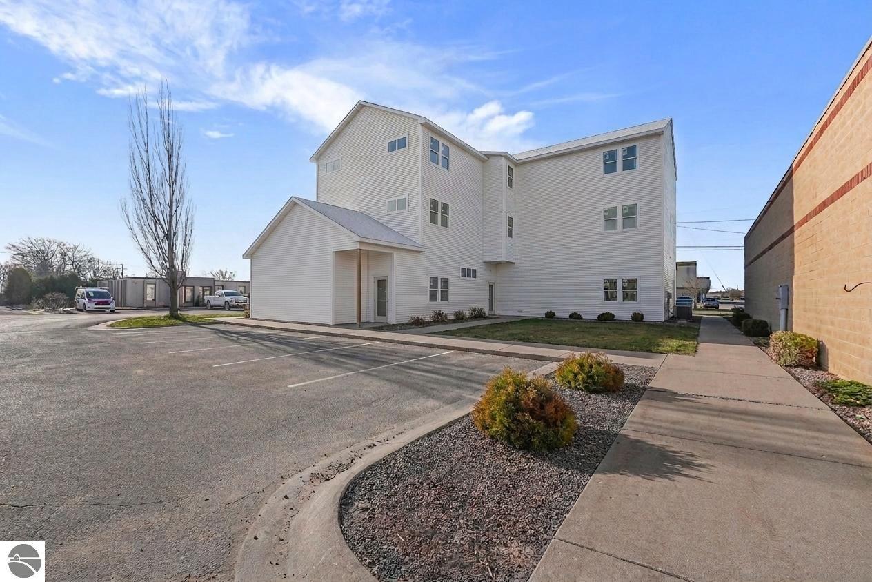 1109 S Carver Street # 6C