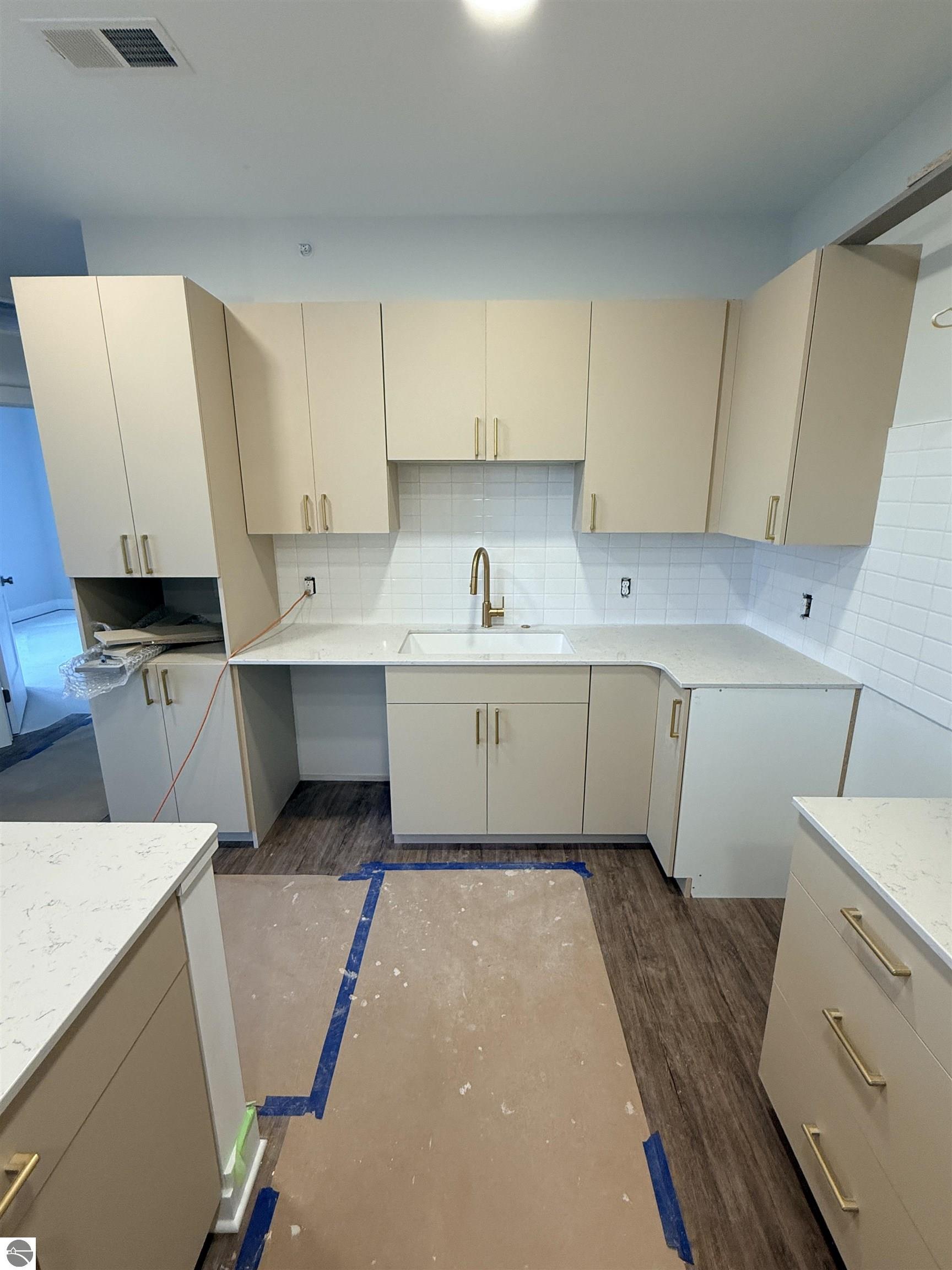 1109 S Carver Street # 6C