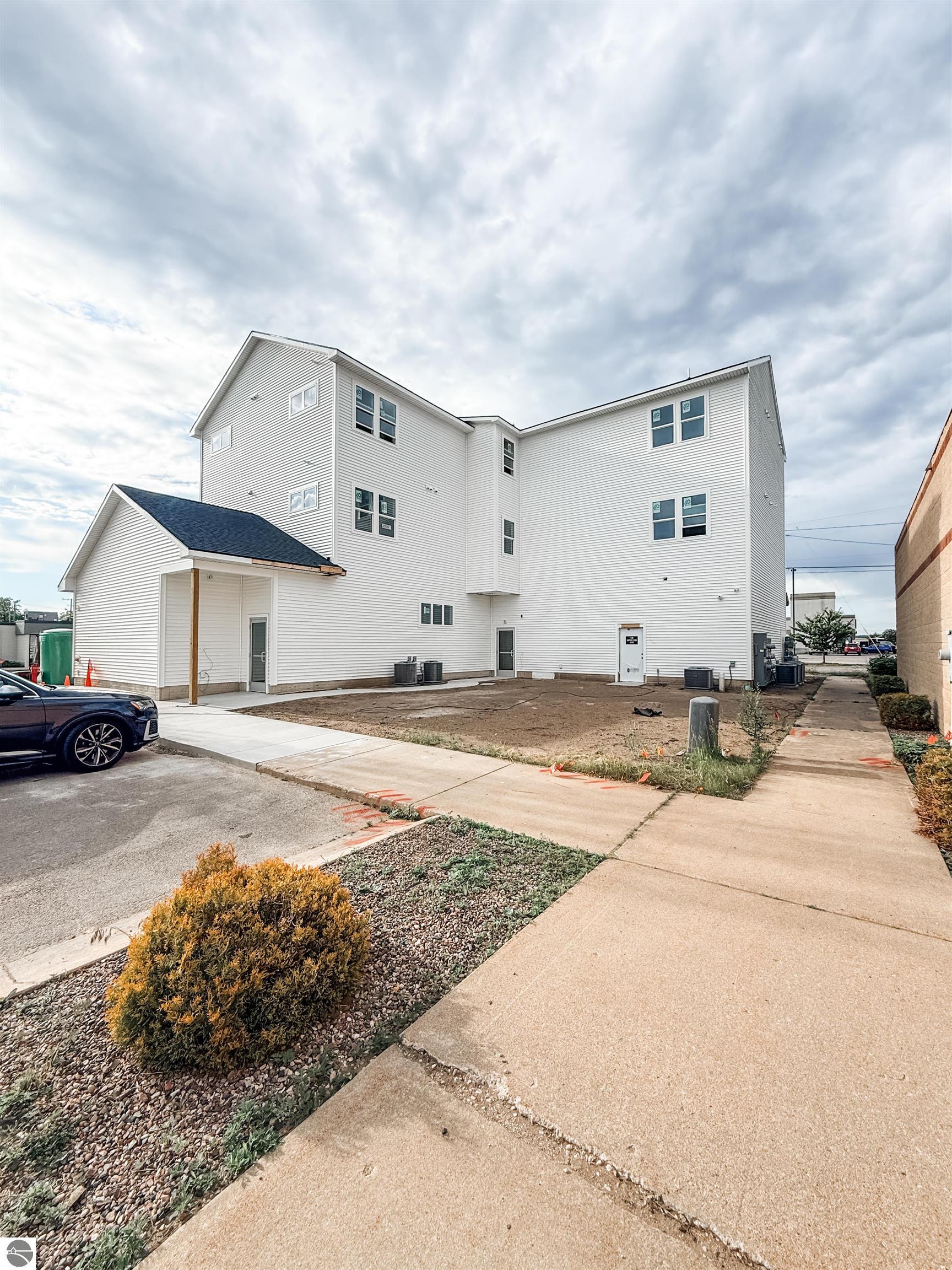 1109 S Carver Street # 6C