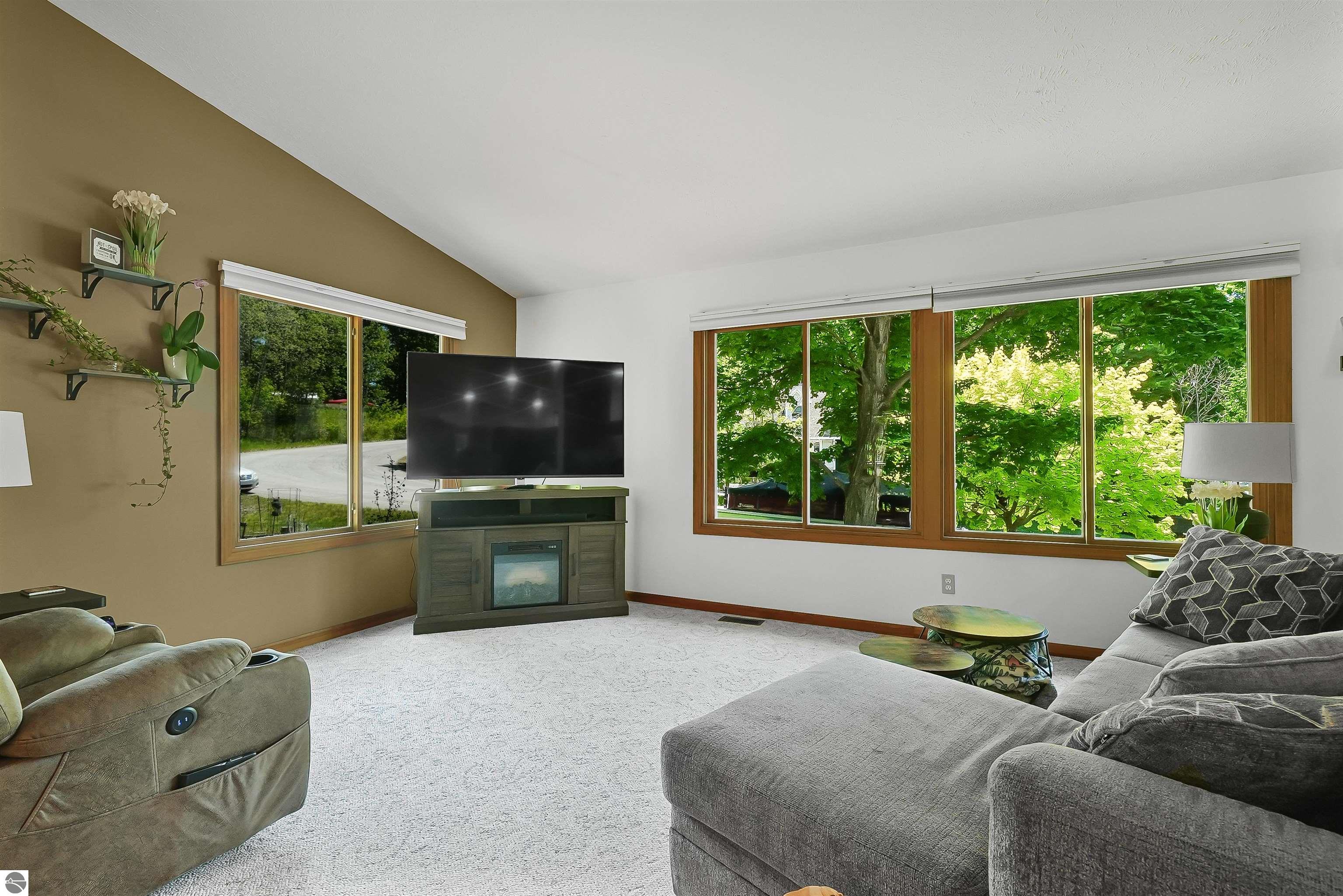 10159 Council Oak Drive