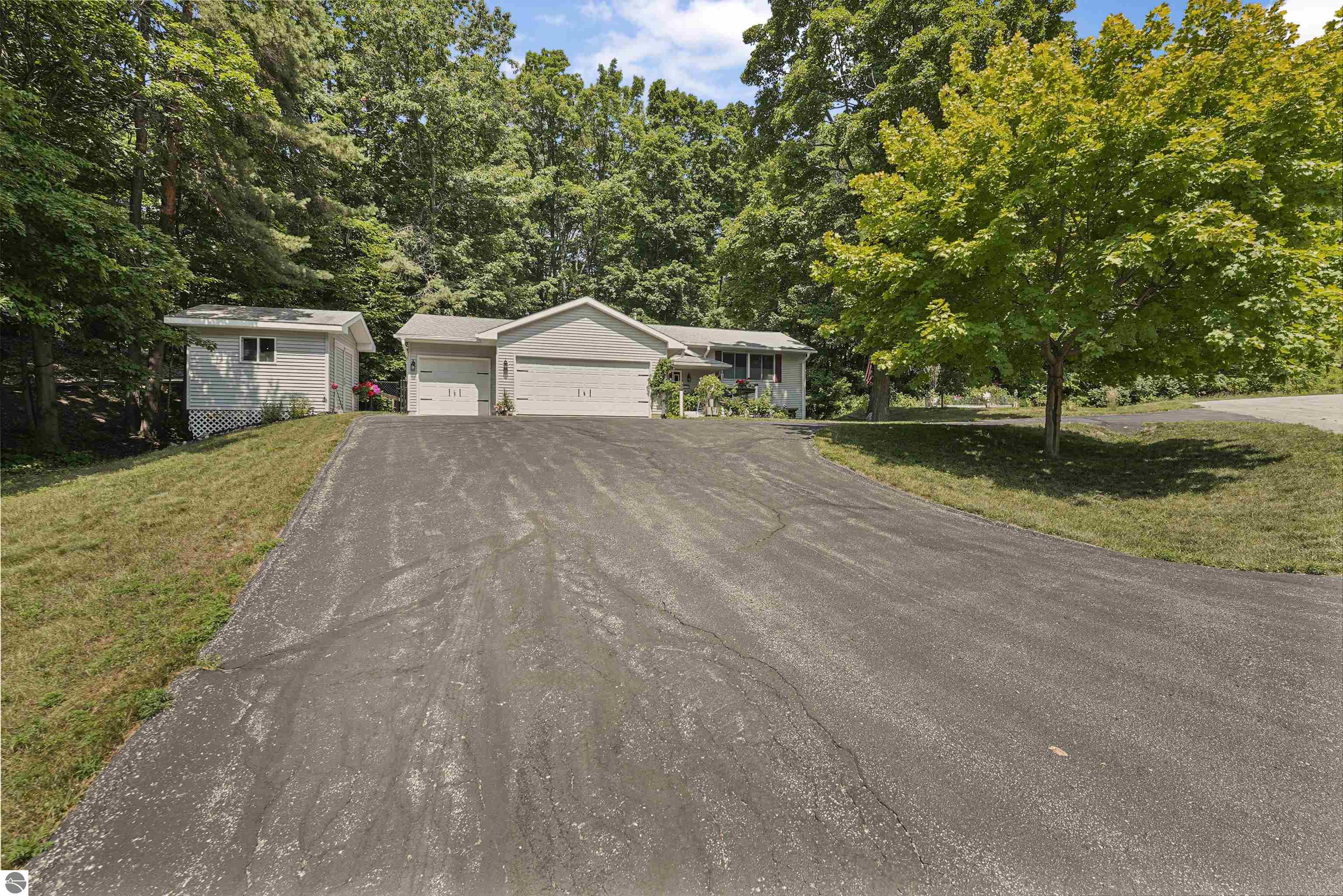10159 Council Oak Drive