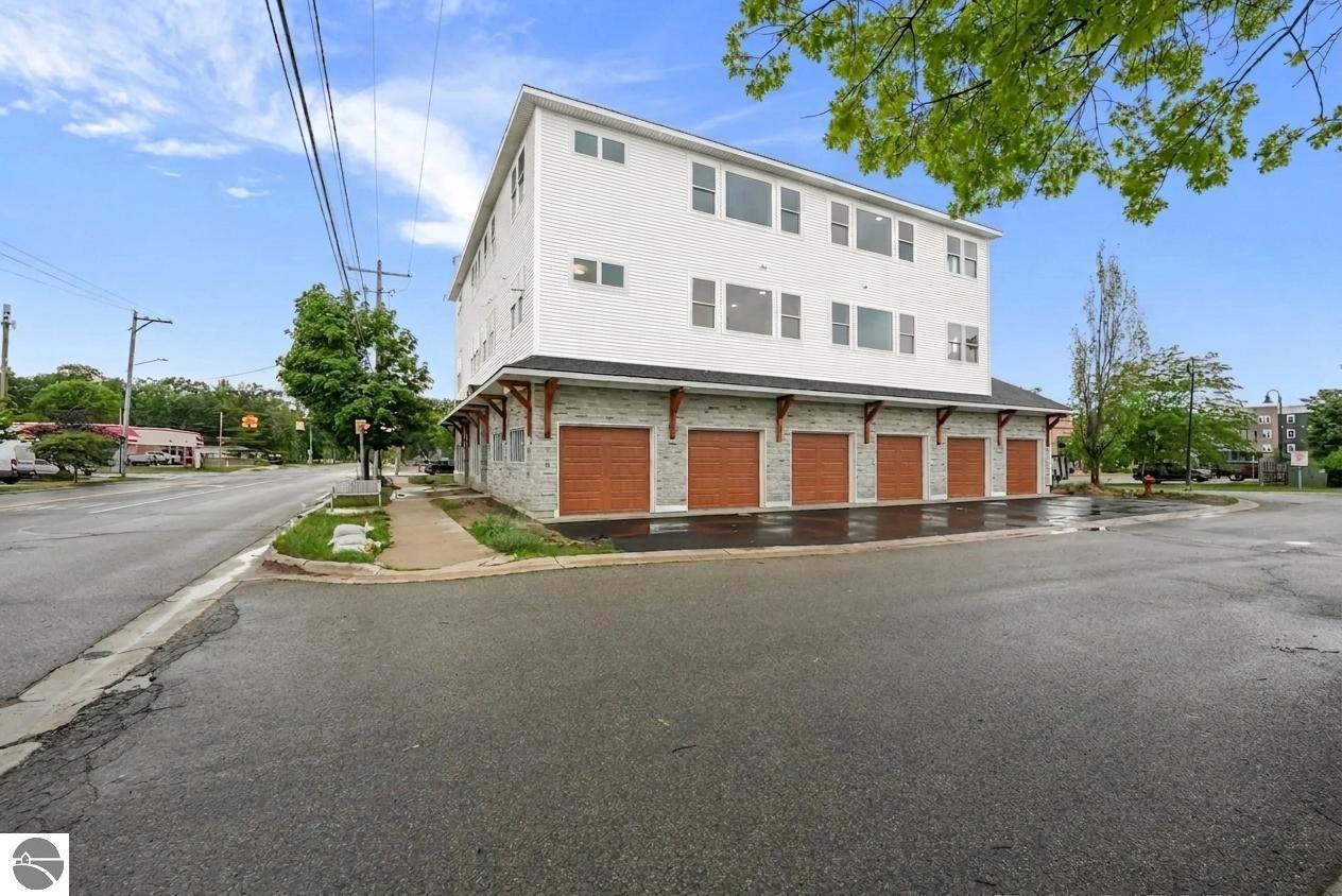 1109 S Carver Street # 2
