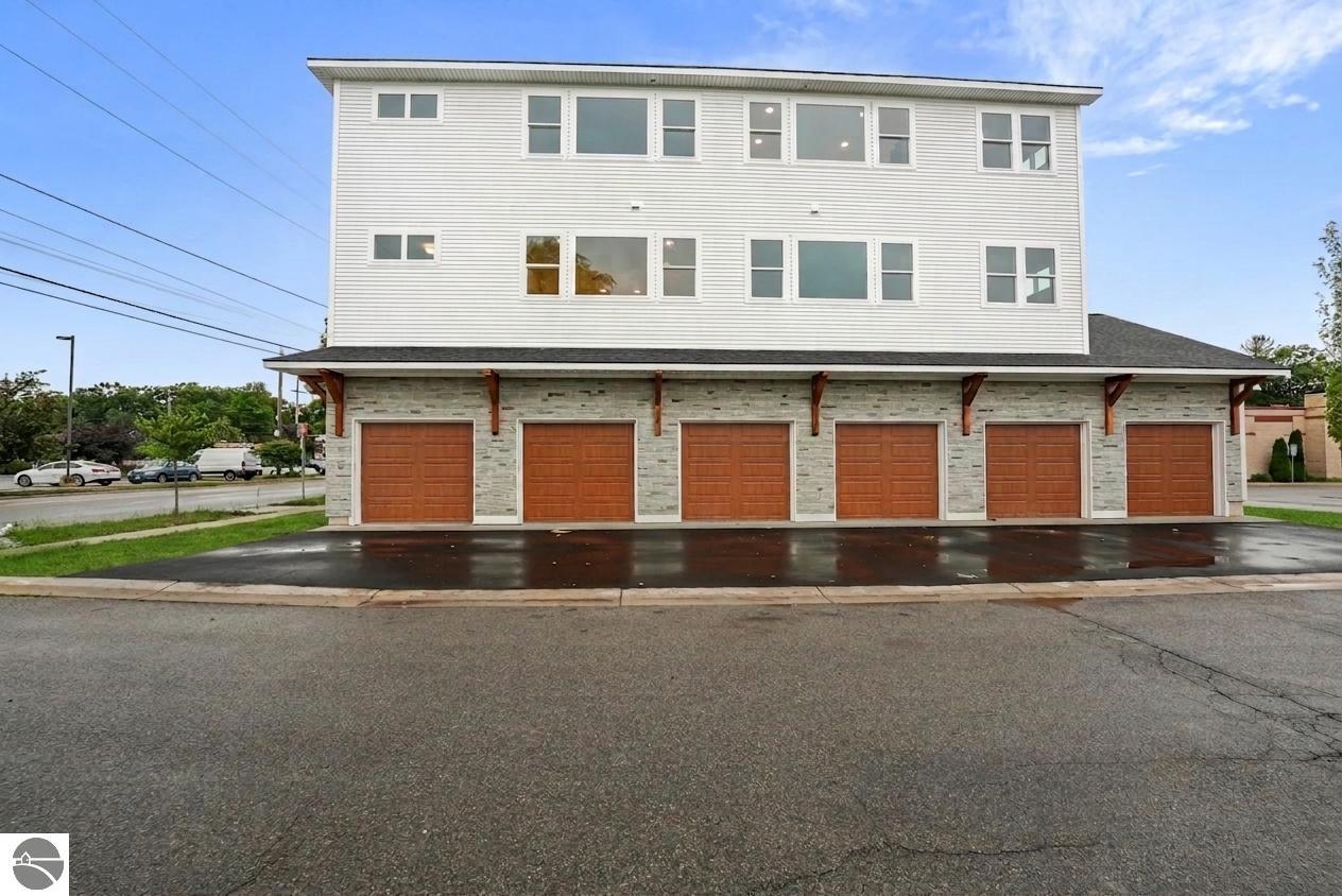 1109 S Carver Street # 6