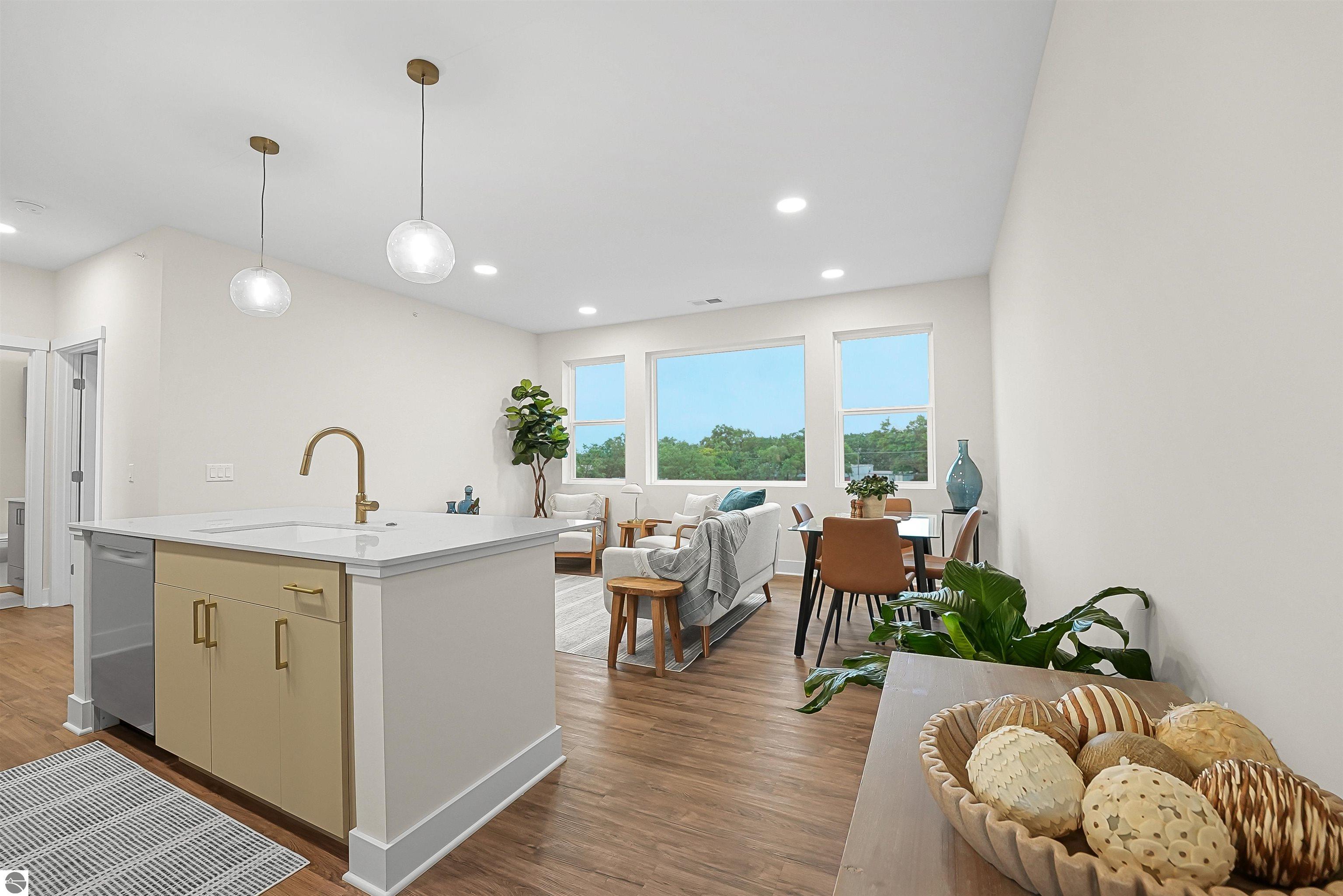 1109 S Carver Street # 6