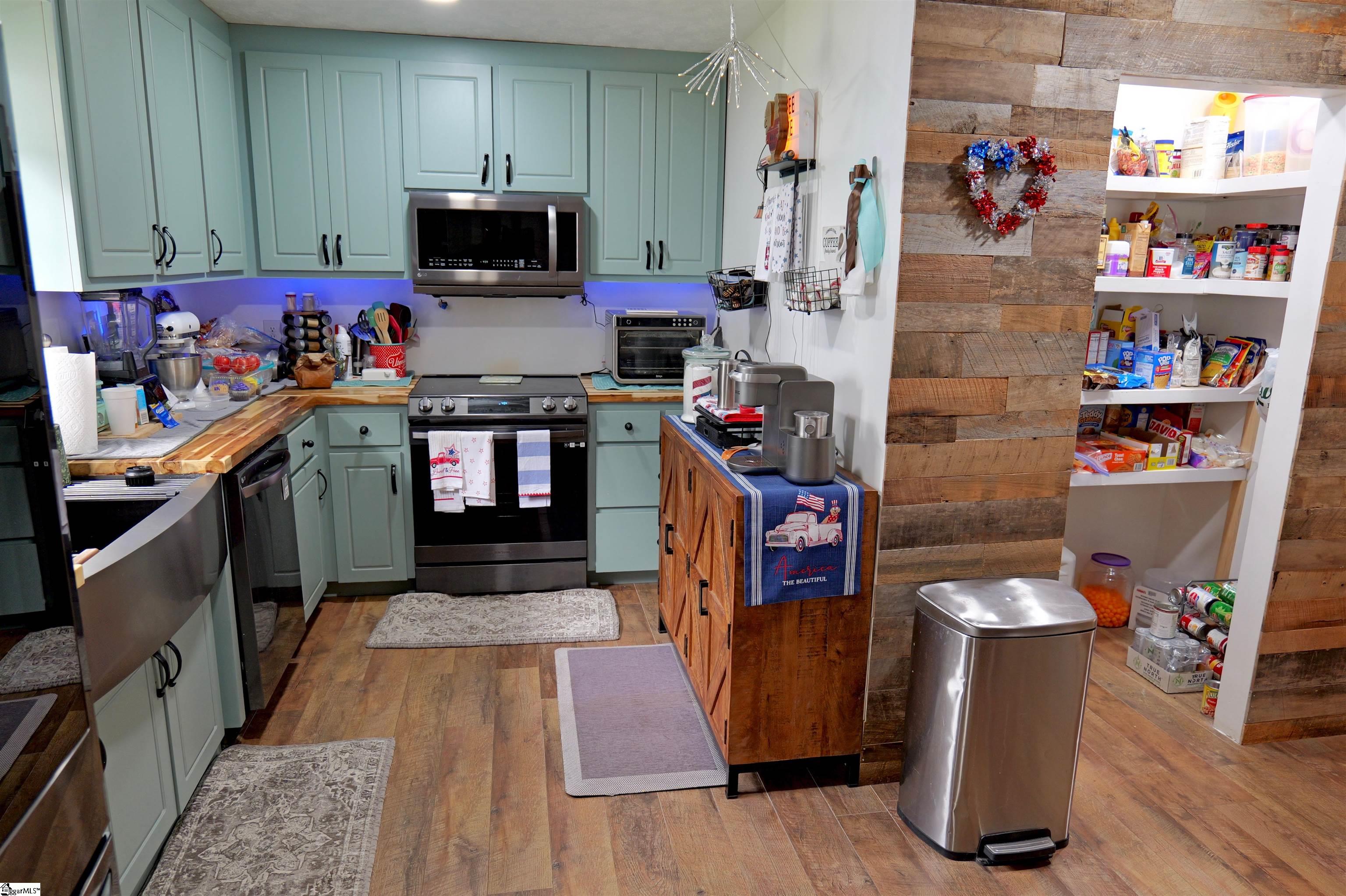 1204 Holly Springs Road