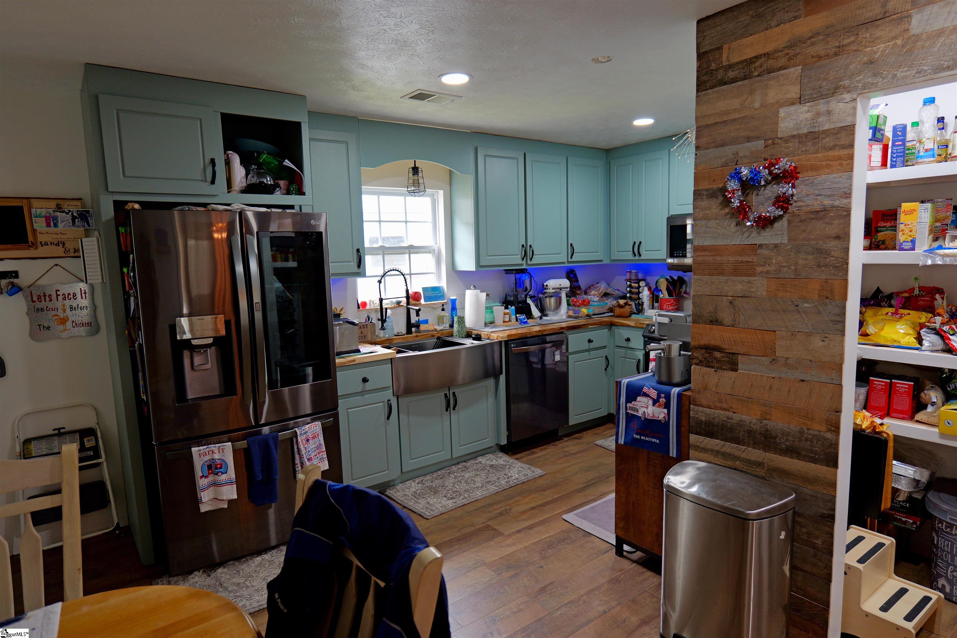 1204 Holly Springs Road