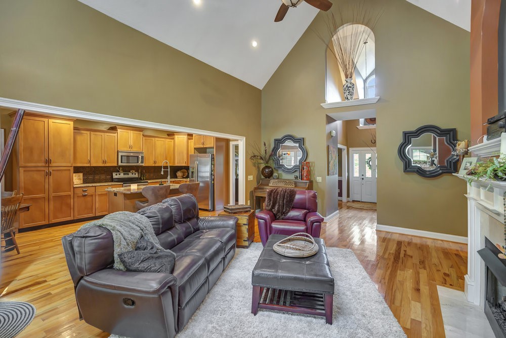15 Westwind Court