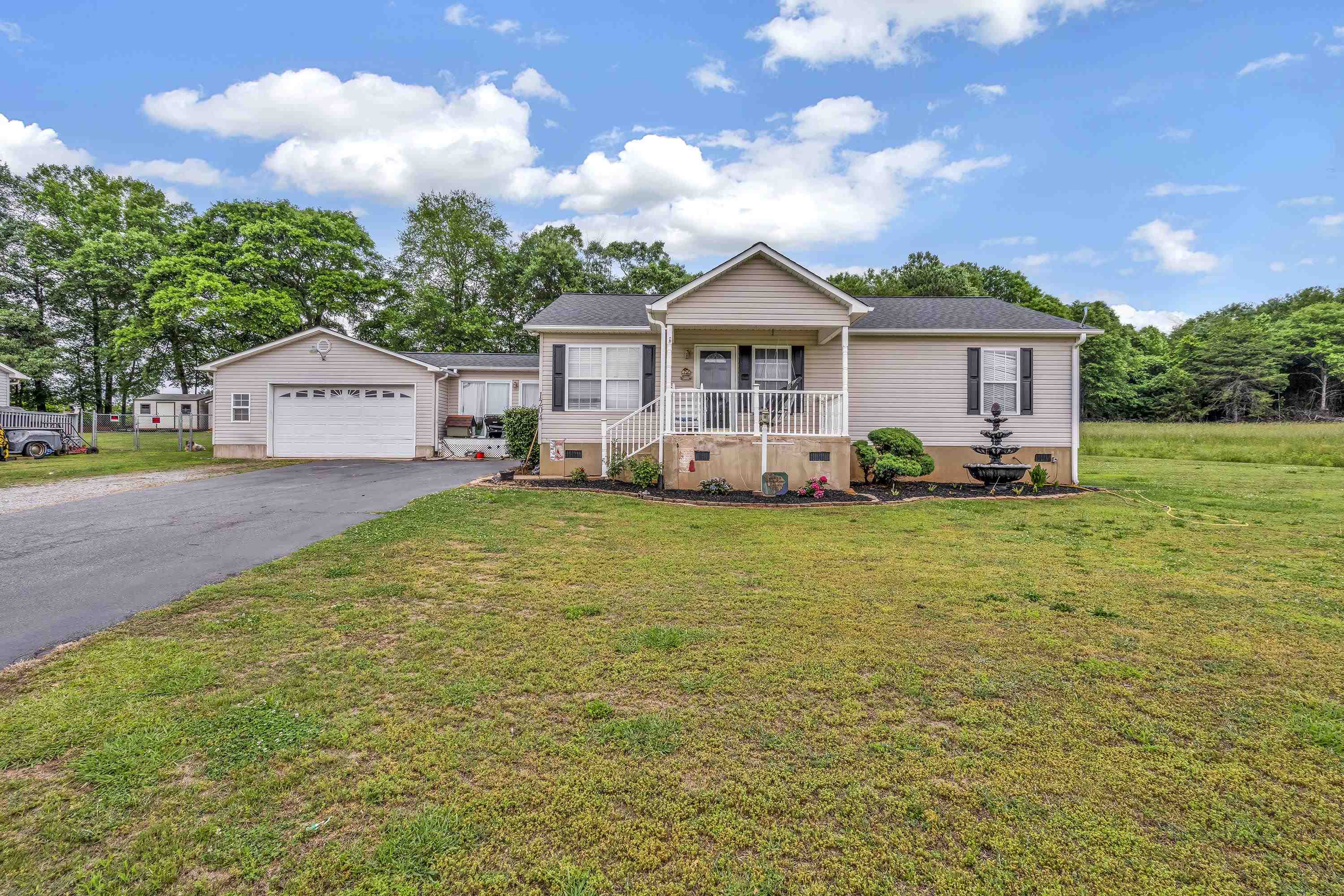1204 Holly Springs Road