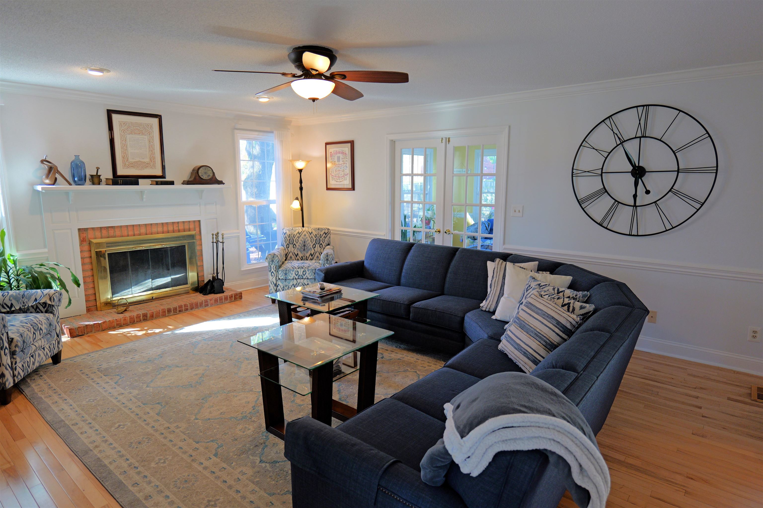 239 W Killarney Lake