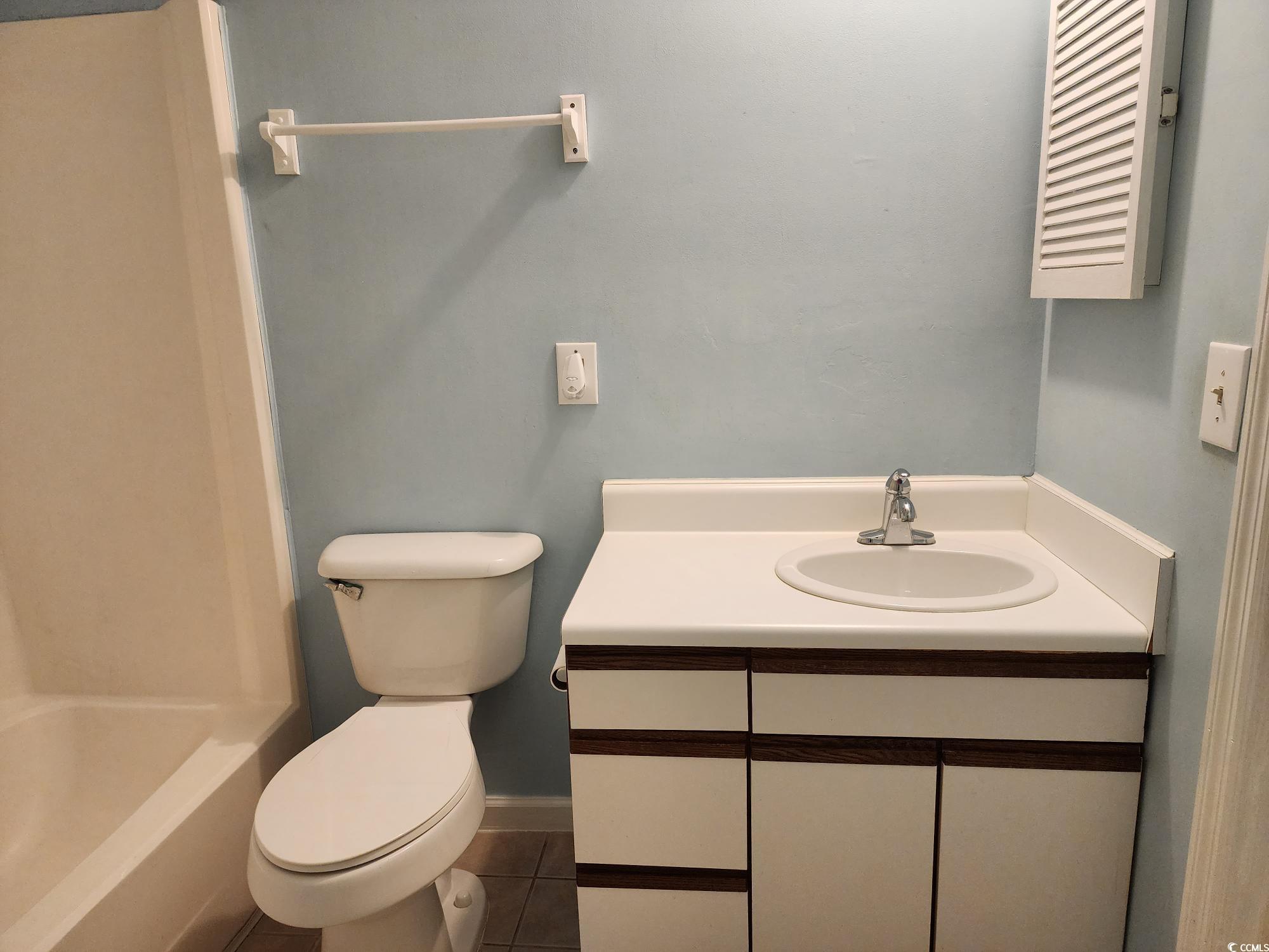 900 Courtyard Dr. Unit: L-4