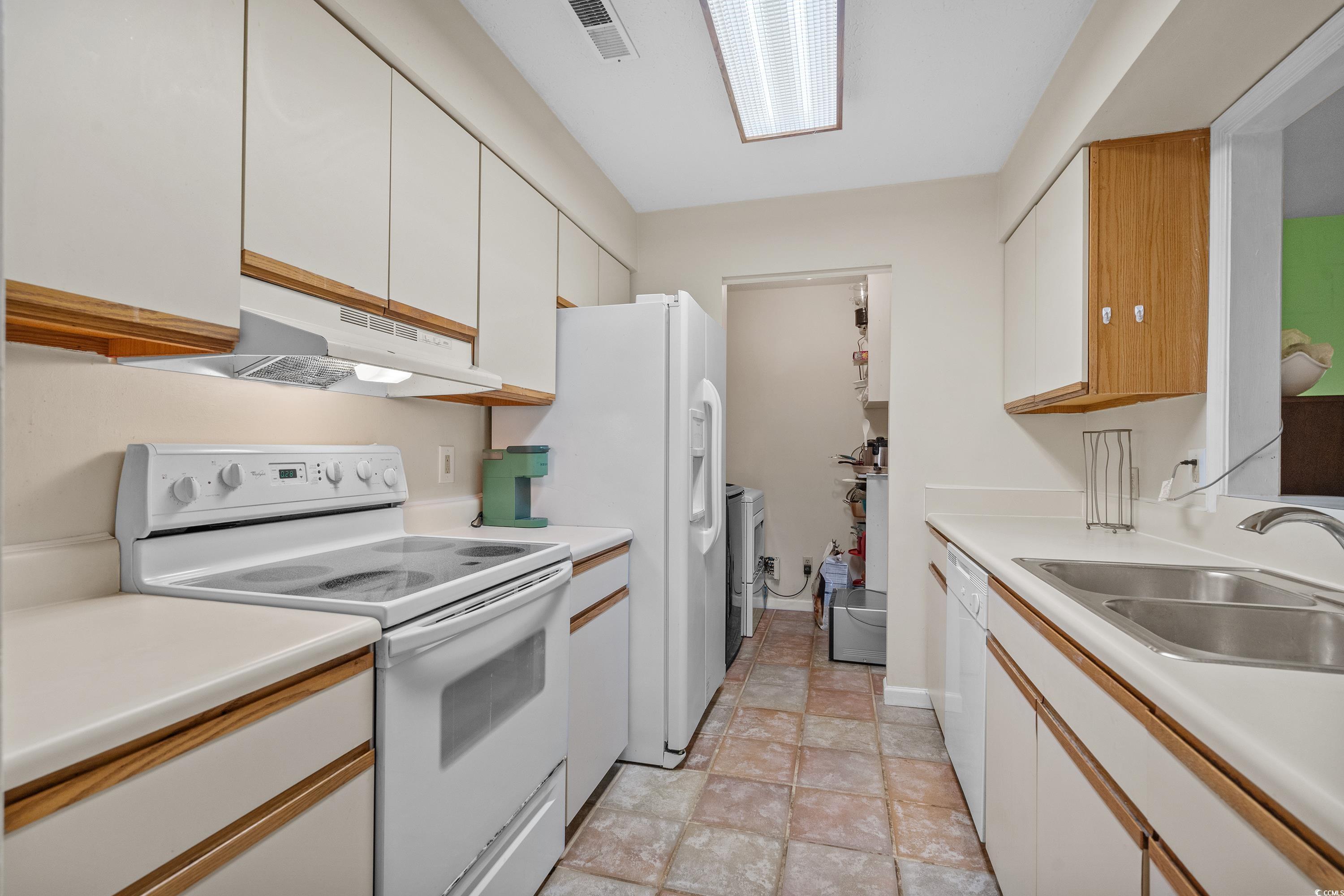 900 Courtyard Dr. Unit: L-4