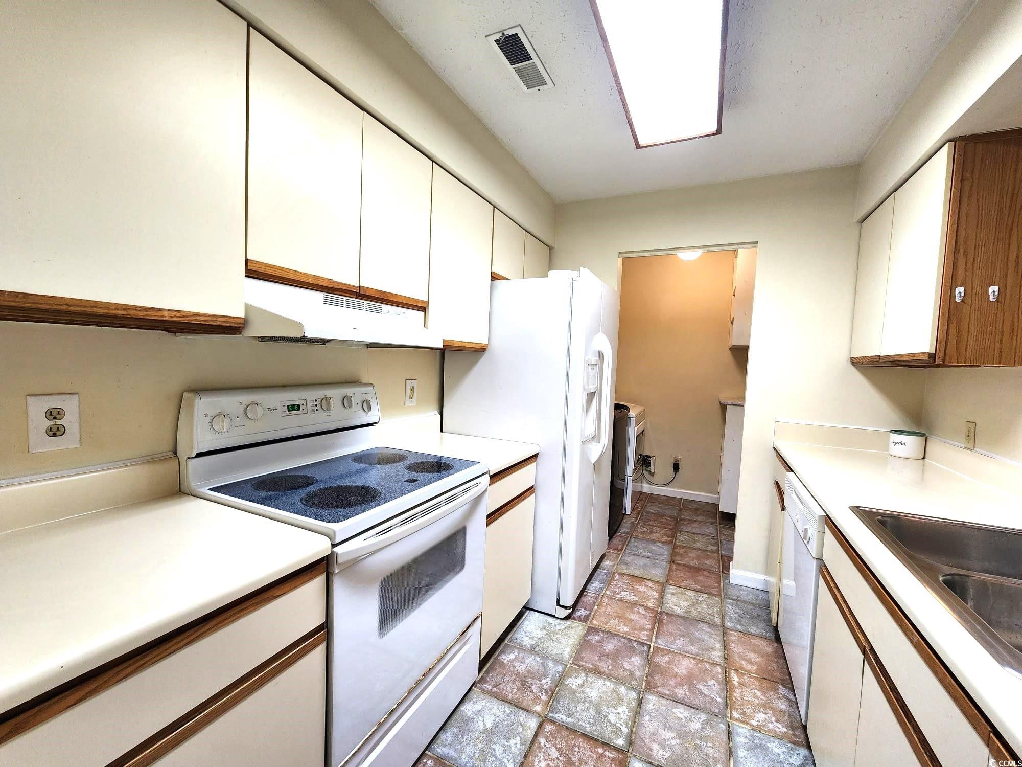 900 Courtyard Dr. Unit: L-4