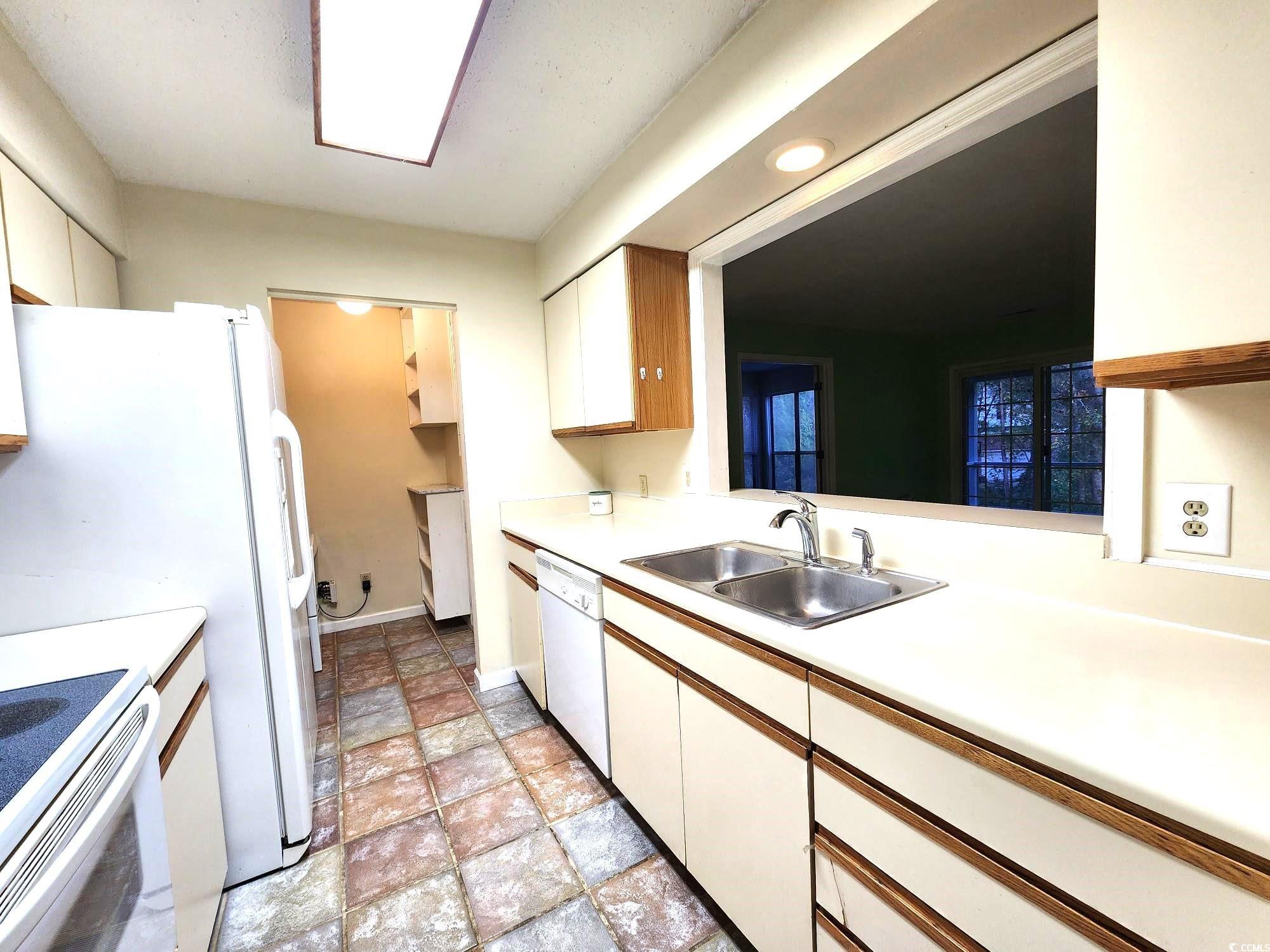 900 Courtyard Dr. Unit: L-4
