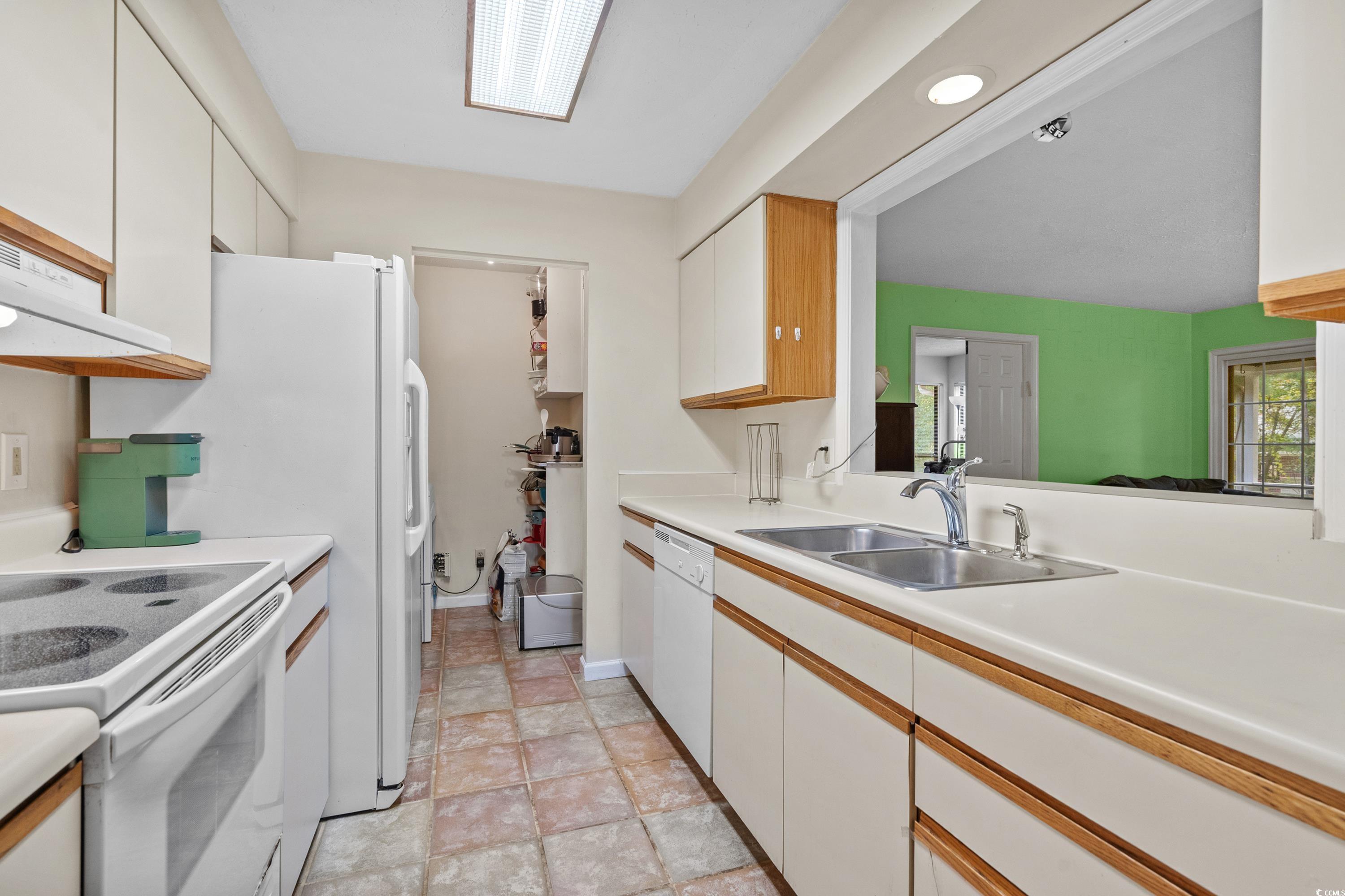 900 Courtyard Dr. Unit: L-4