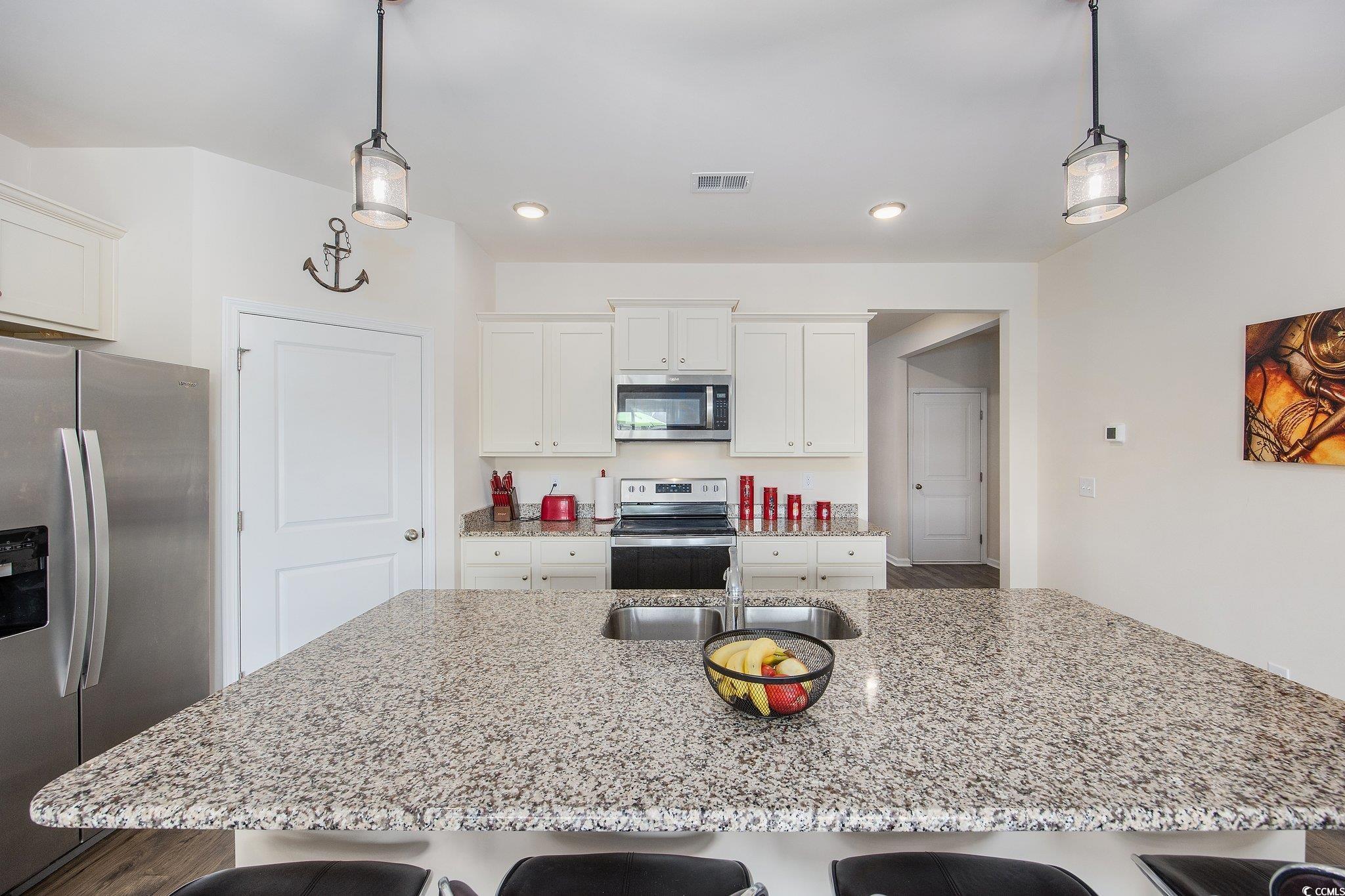 2715 Zenith Way