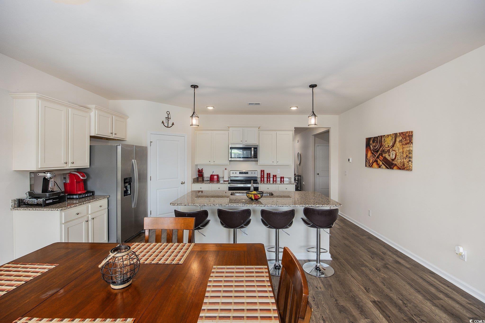 2715 Zenith Way