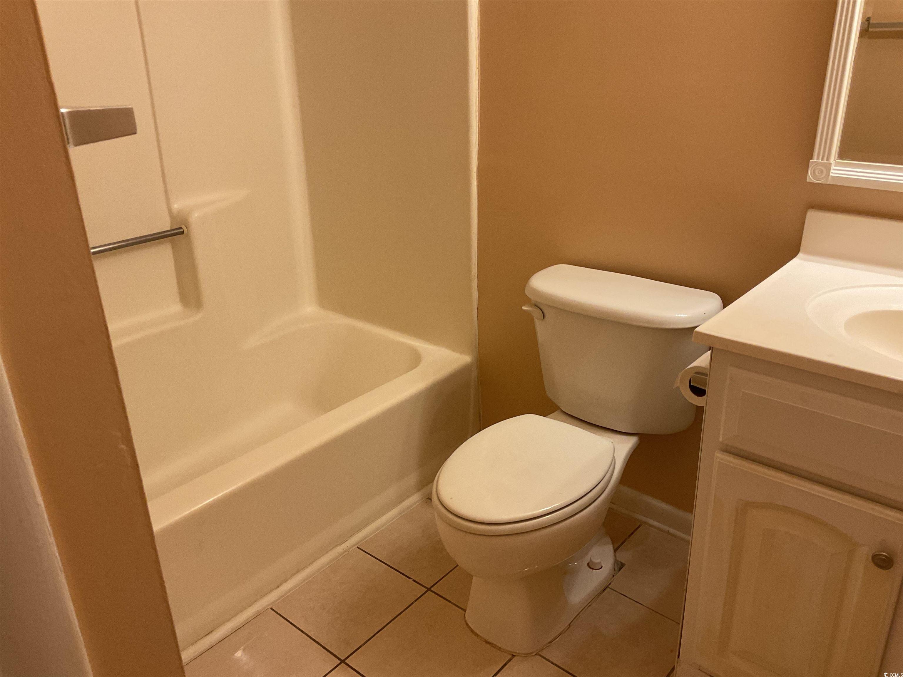 950 Forestbrook Rd. Unit: D4