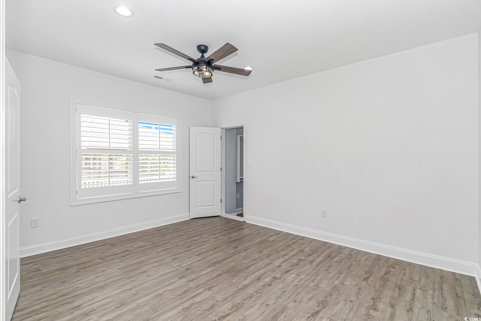 142 Avenue of the Palms