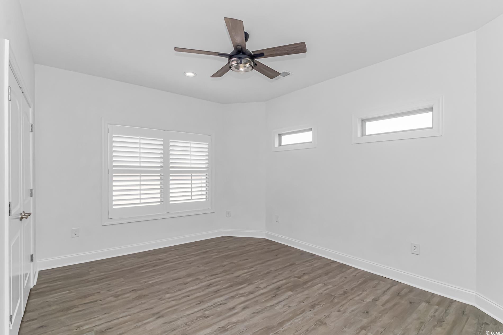 142 Avenue of the Palms