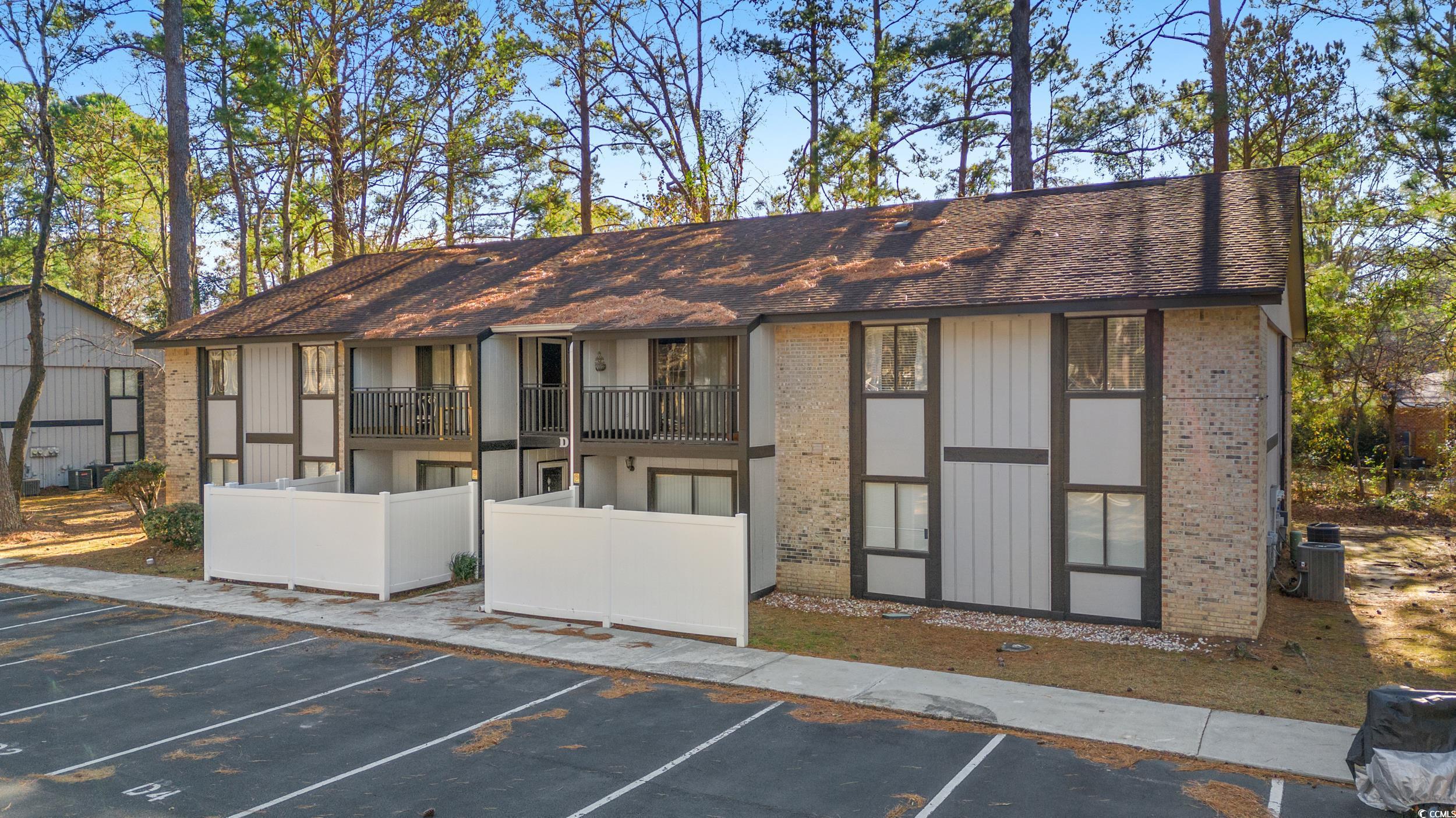 950 Forestbrook Rd. Unit: D3