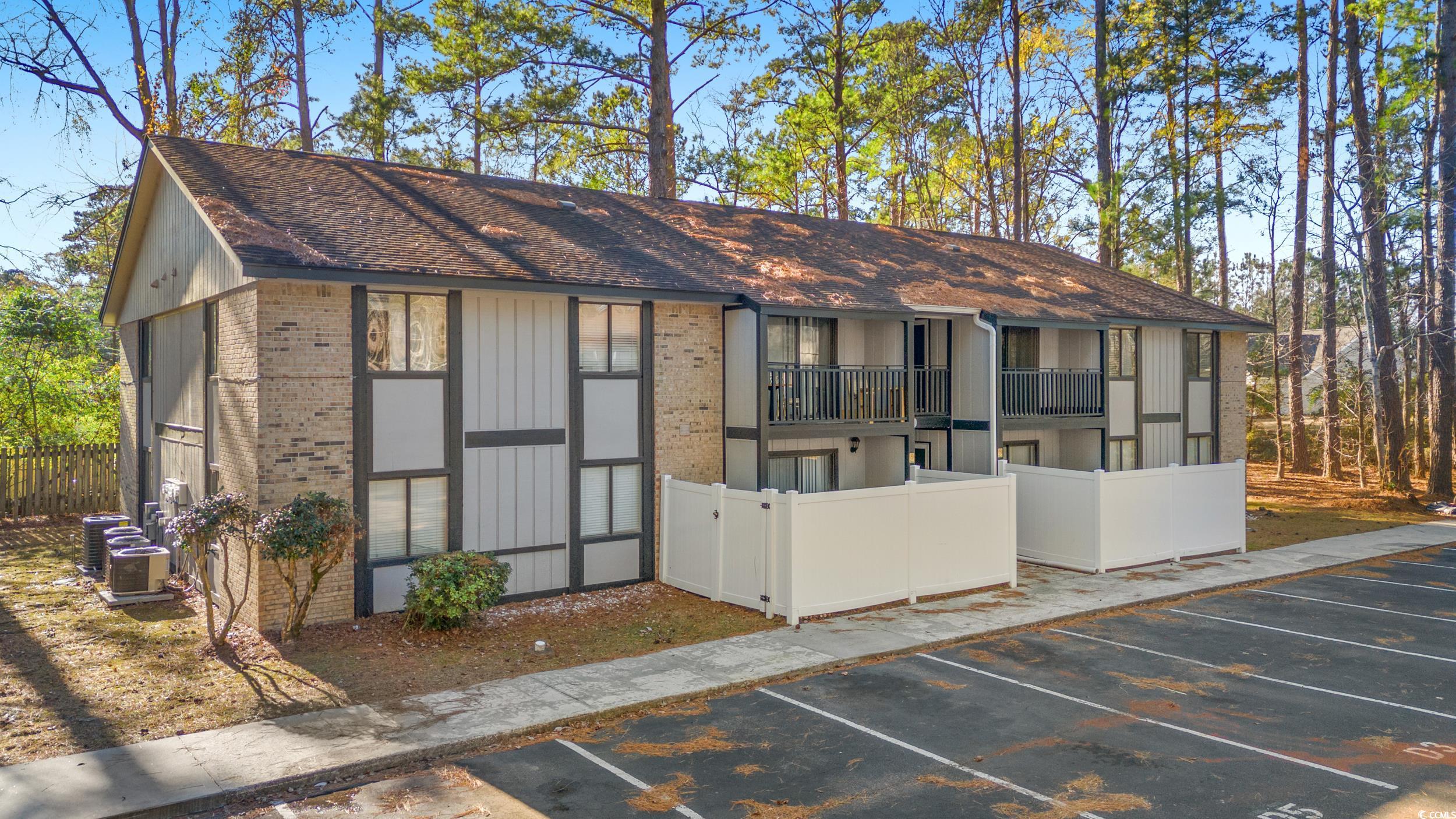 950 Forestbrook Rd. Unit: D3