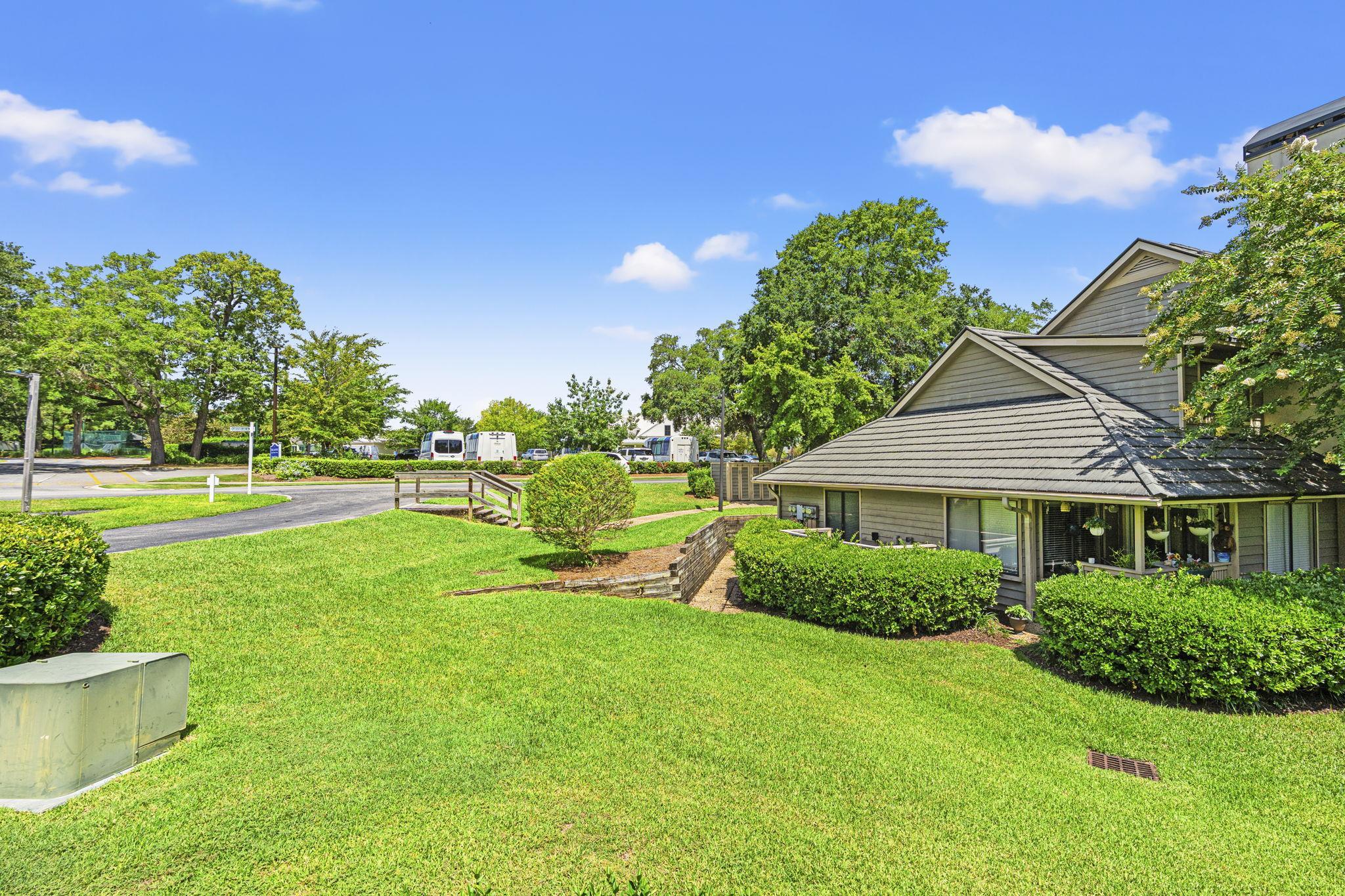 175 Saint Clears Way Unit: 23A
