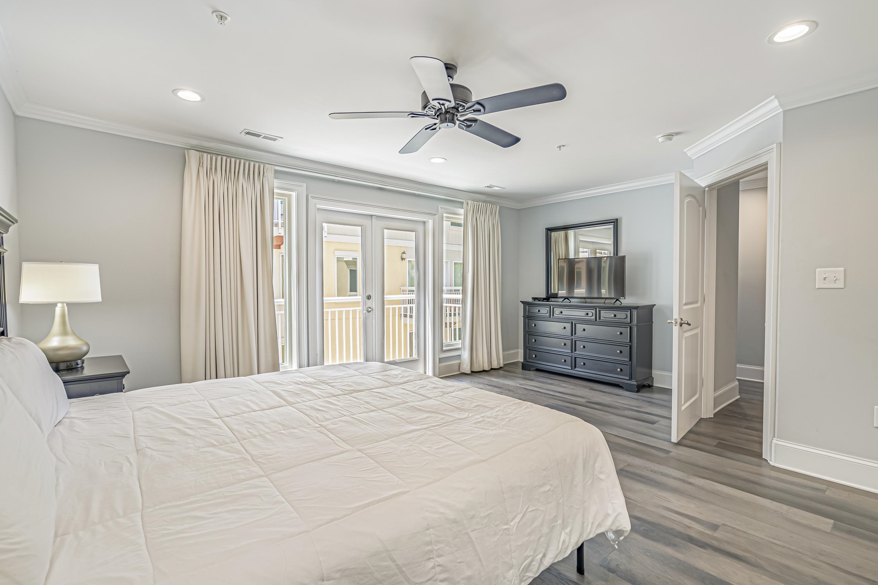 7401 N Ocean Blvd. Unit: 8