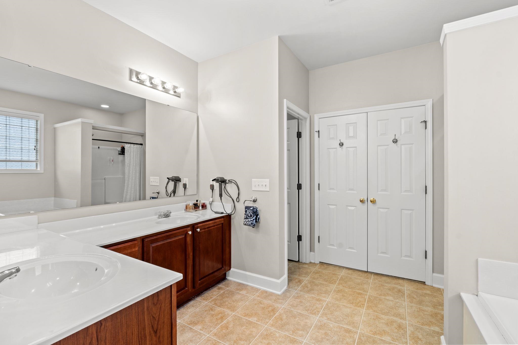 2450 Windmill Way