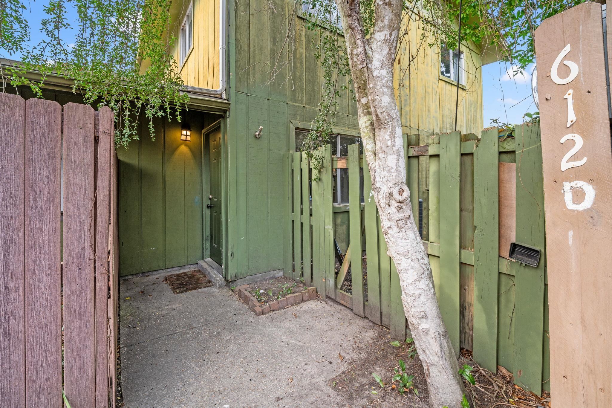 612 35th Ave. N Unit: D