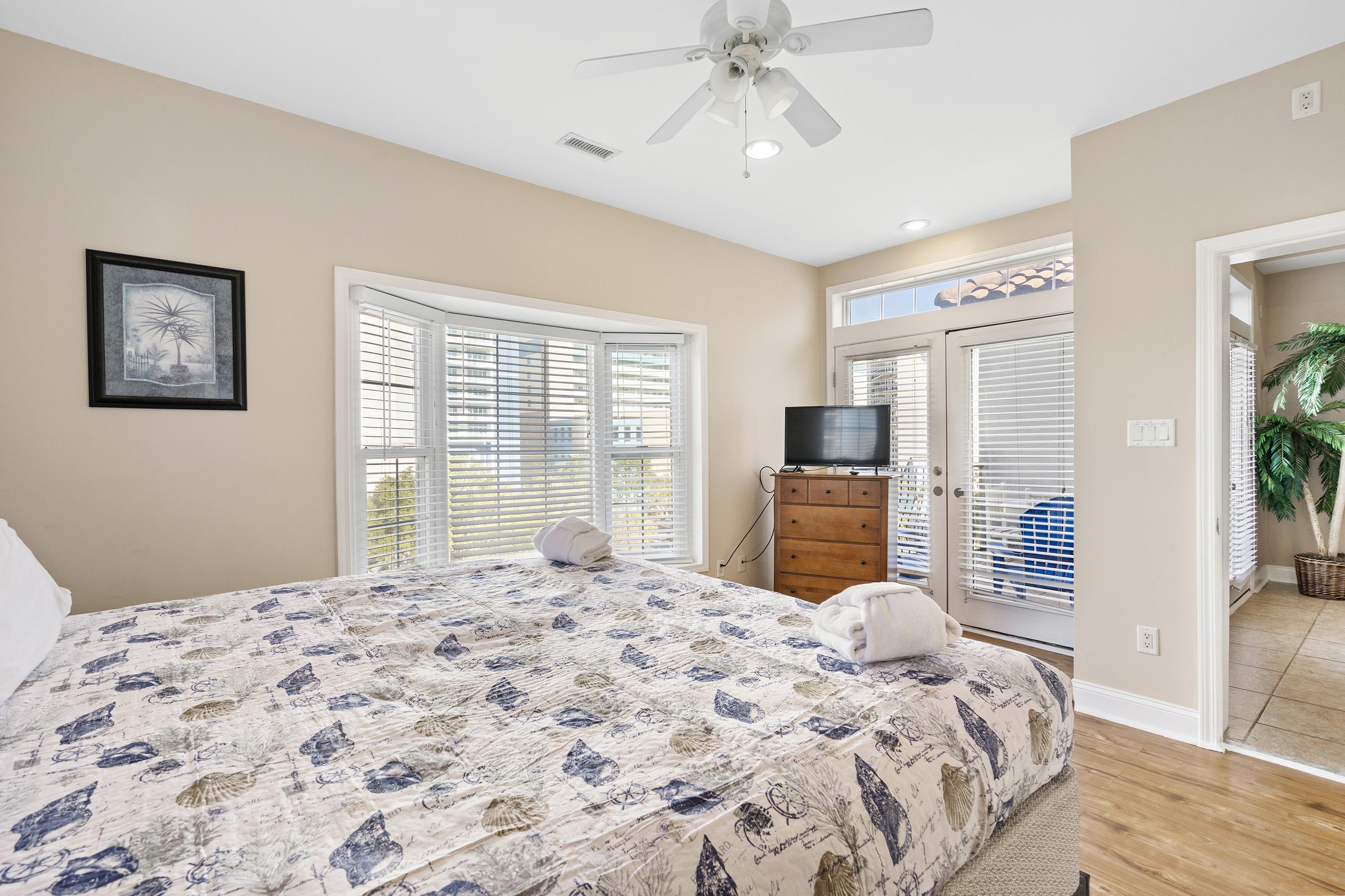 213 76th Ave. N Unit: B