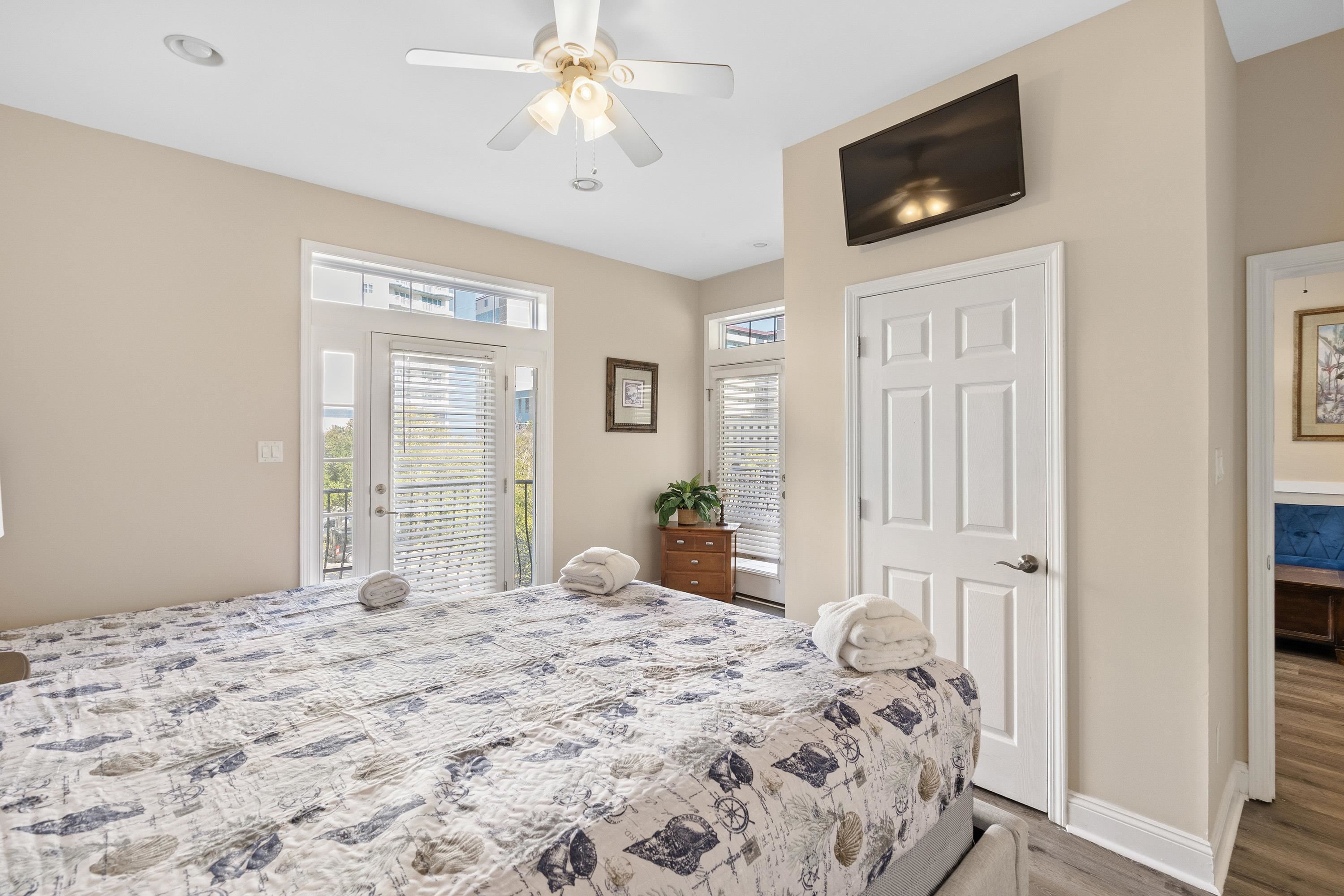 213 76th Ave. N Unit: B
