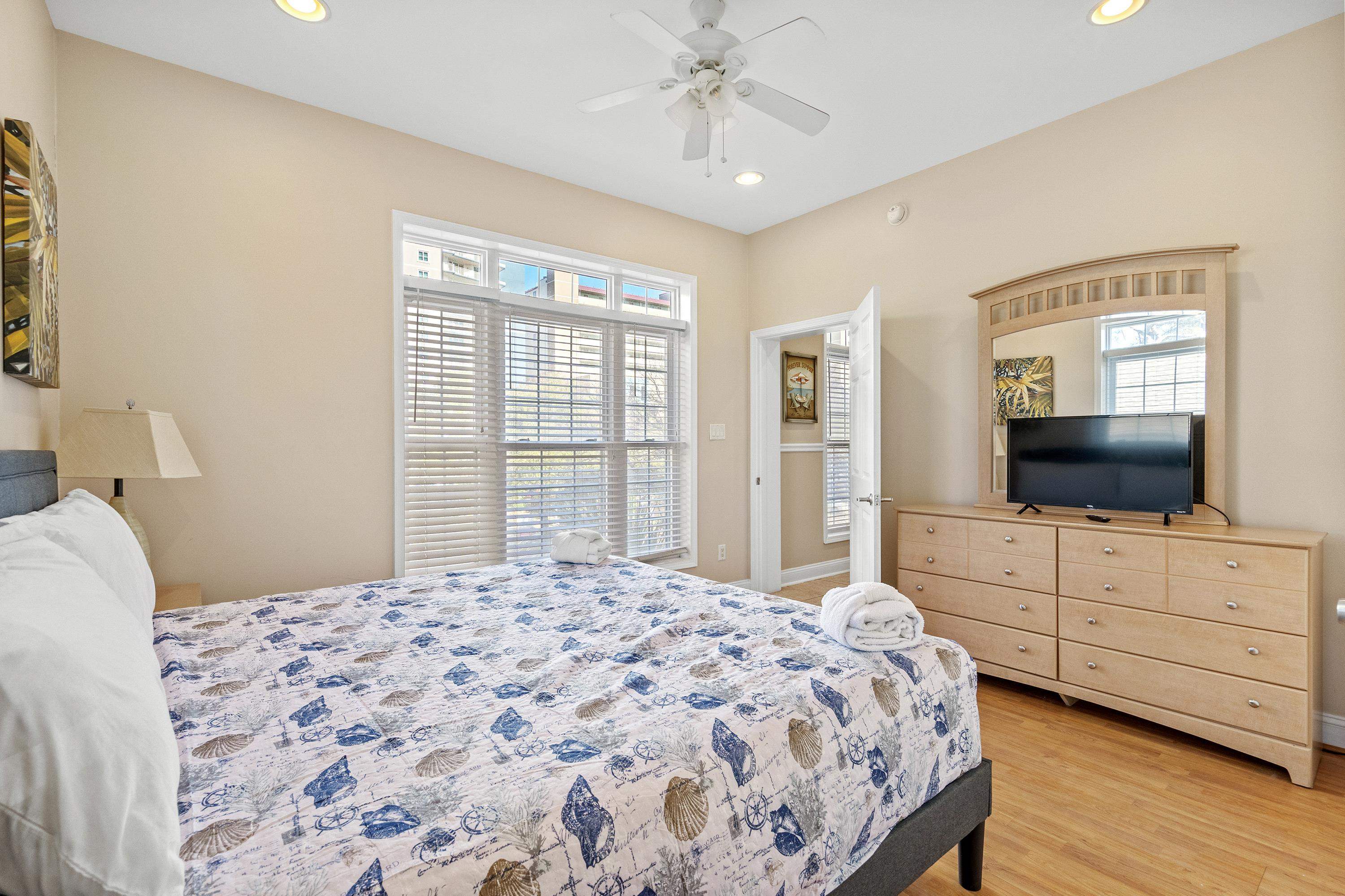 213 76th Ave. N Unit: B