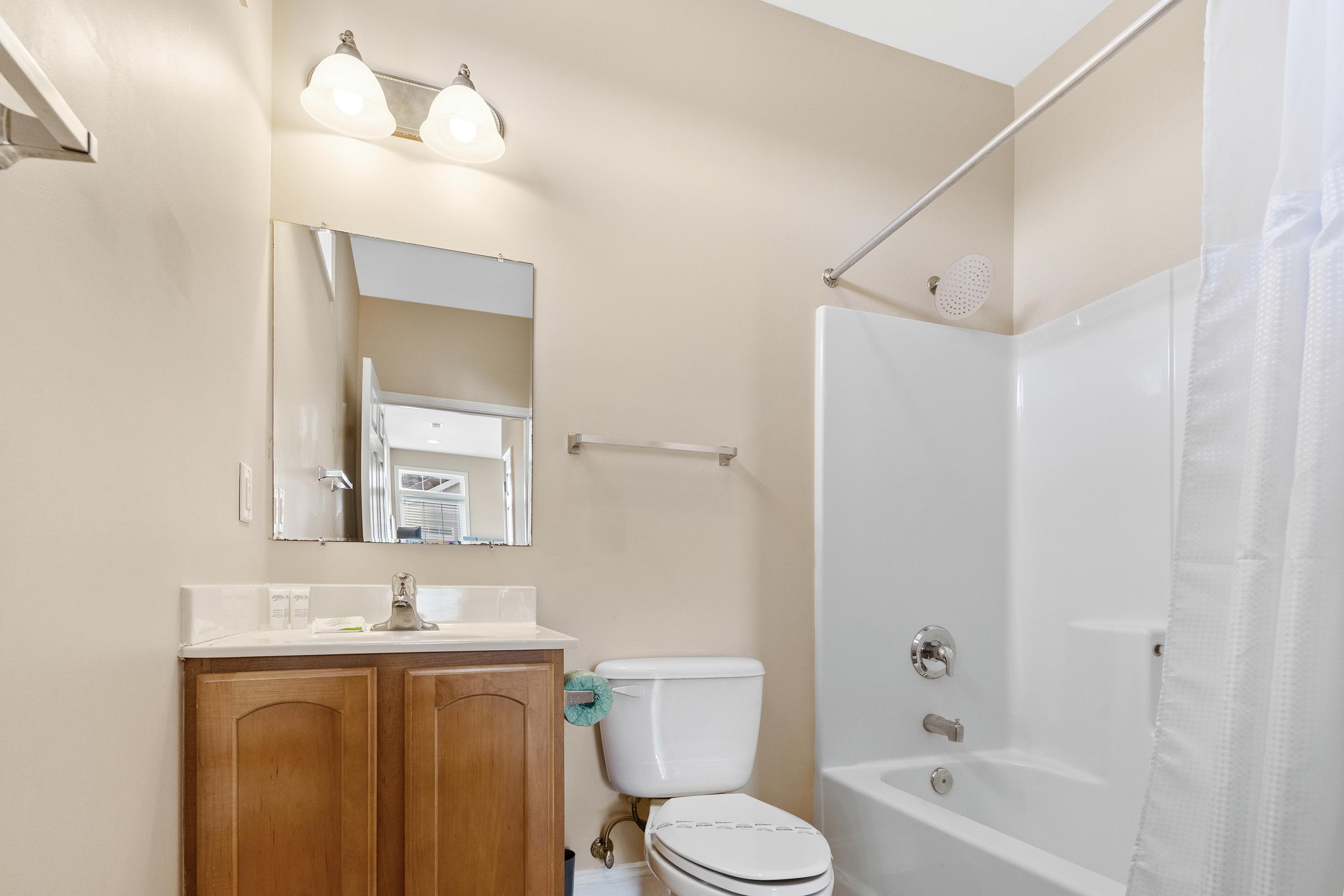 213 76th Ave. N Unit: B