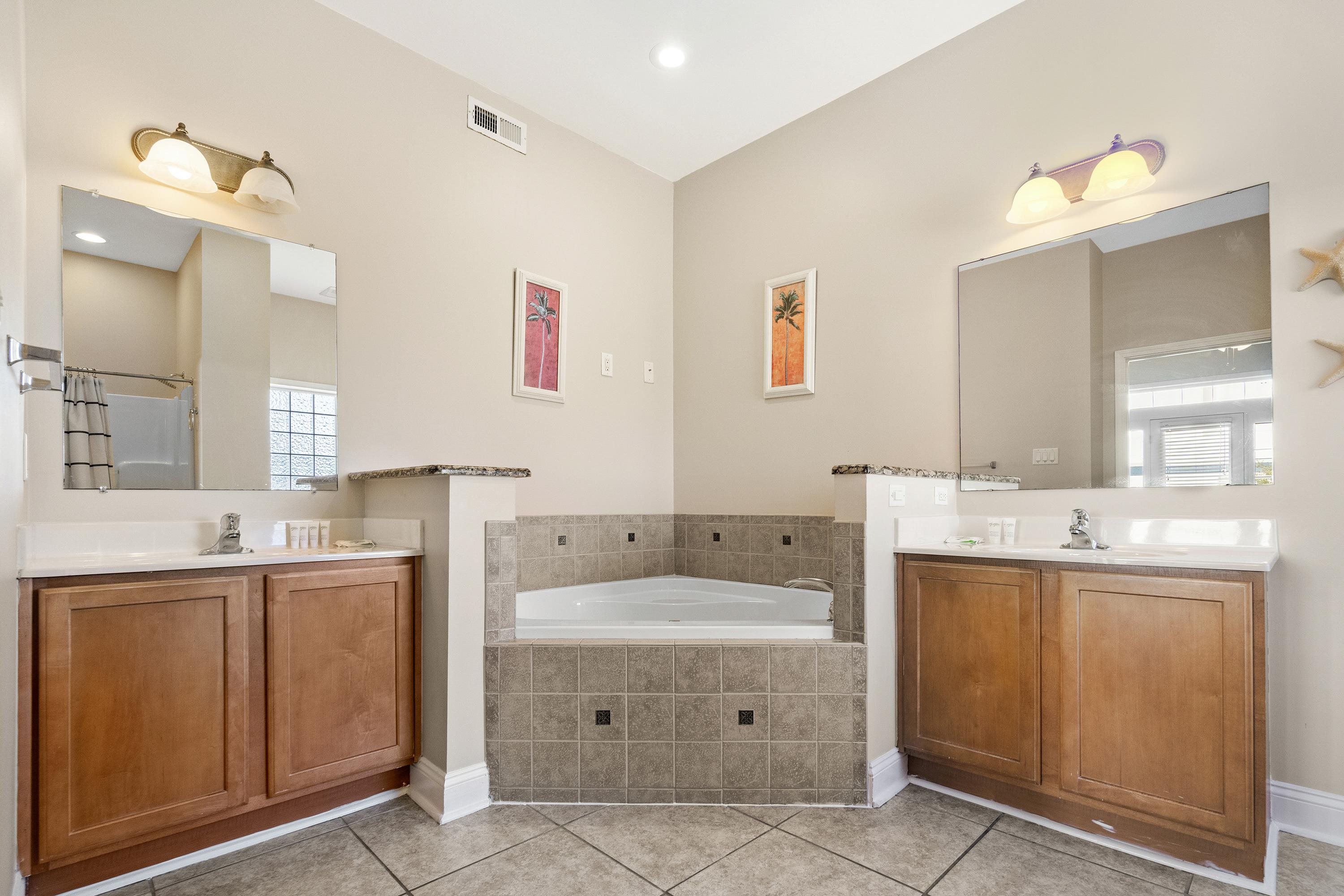 213 76th Ave. N Unit: B