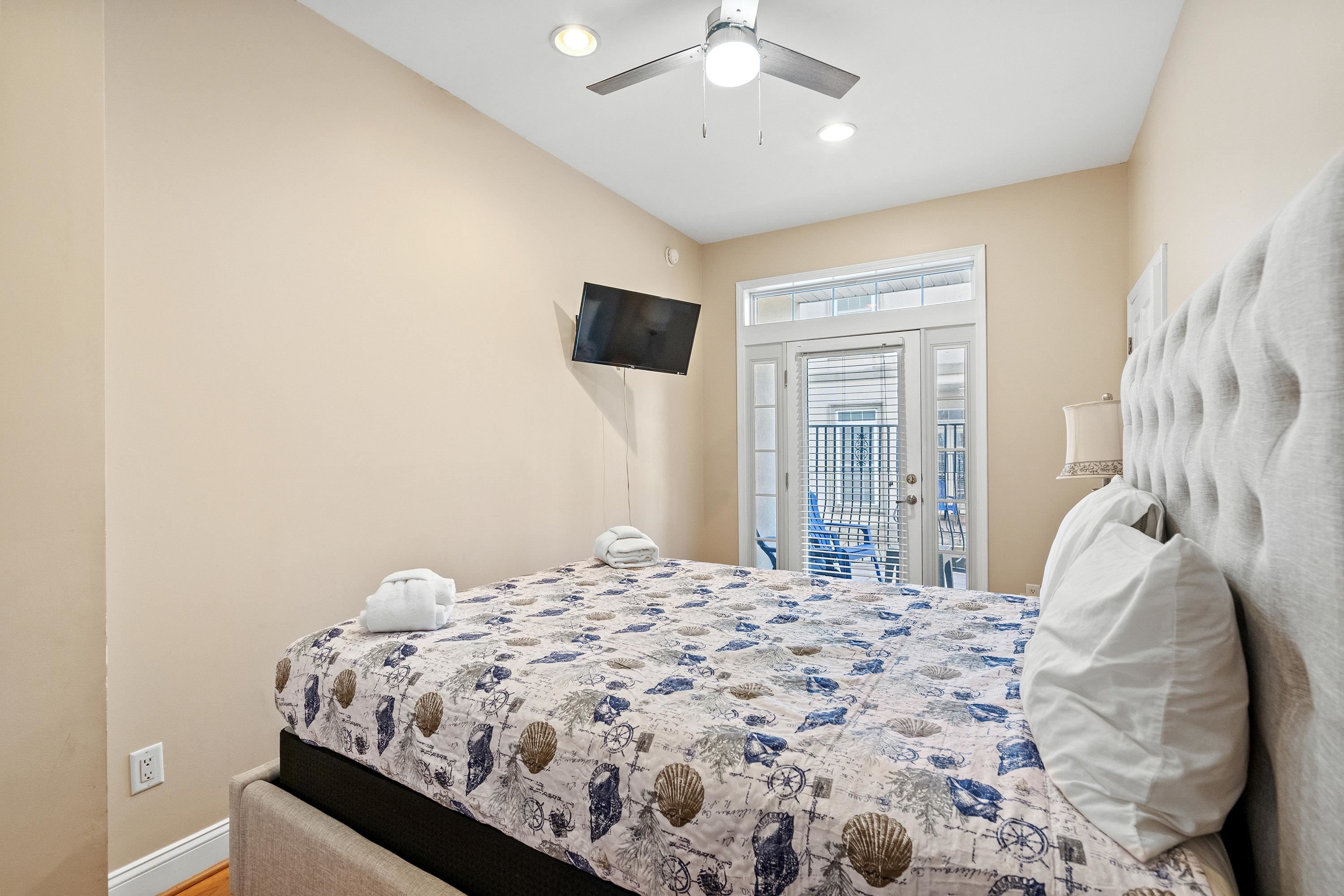 213 76th Ave. N Unit: B