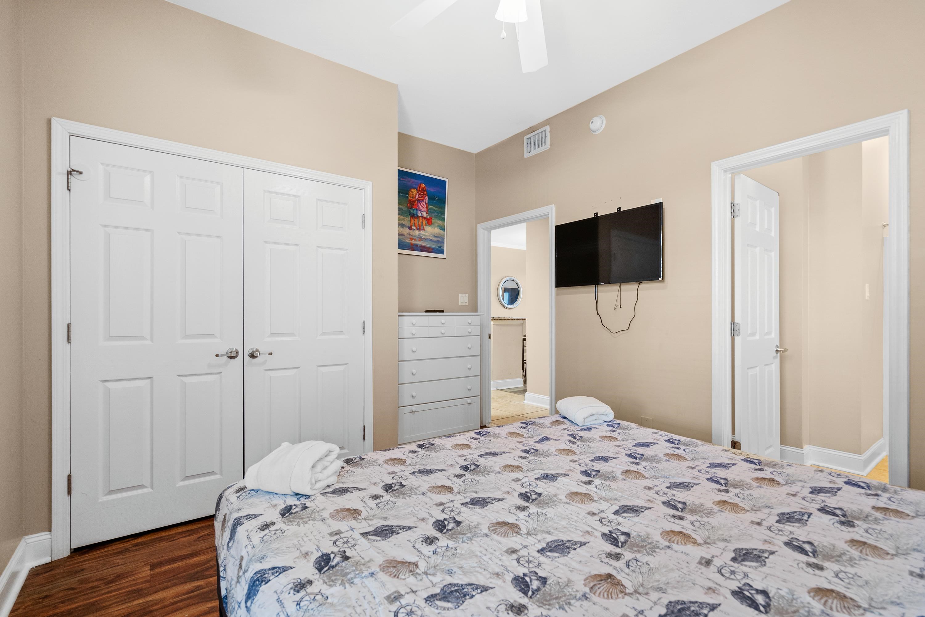 213 76th Ave. N Unit: C