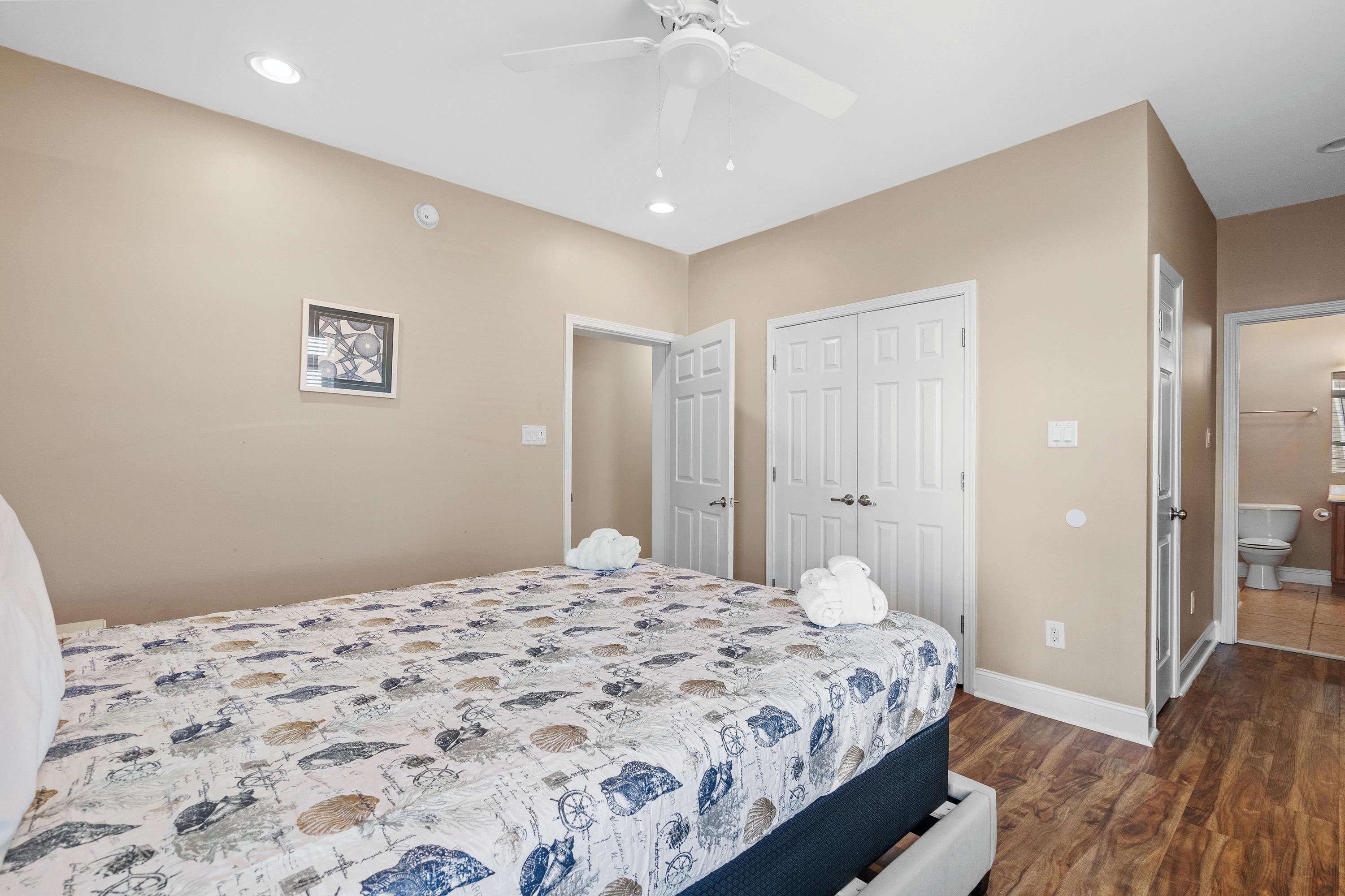 213 76th Ave. N Unit: C