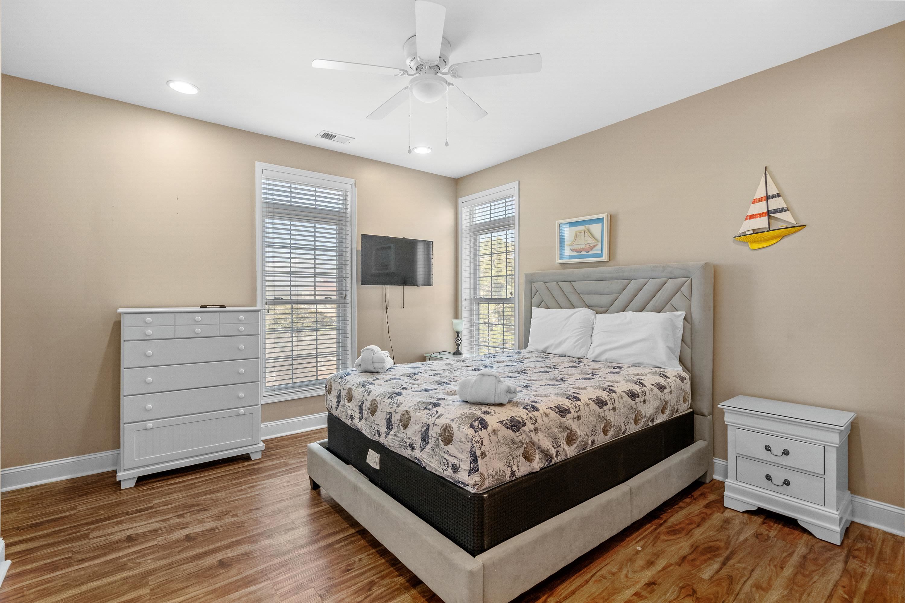 213 76th Ave. N Unit: C