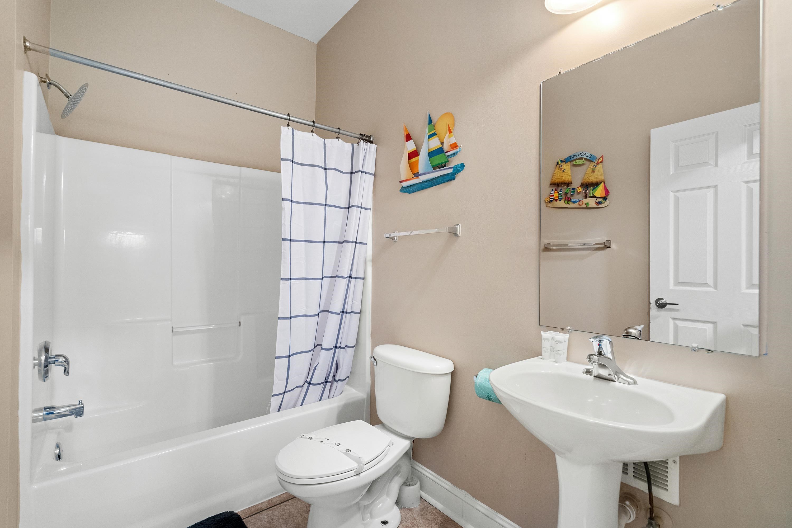 213 76th Ave. N Unit: C