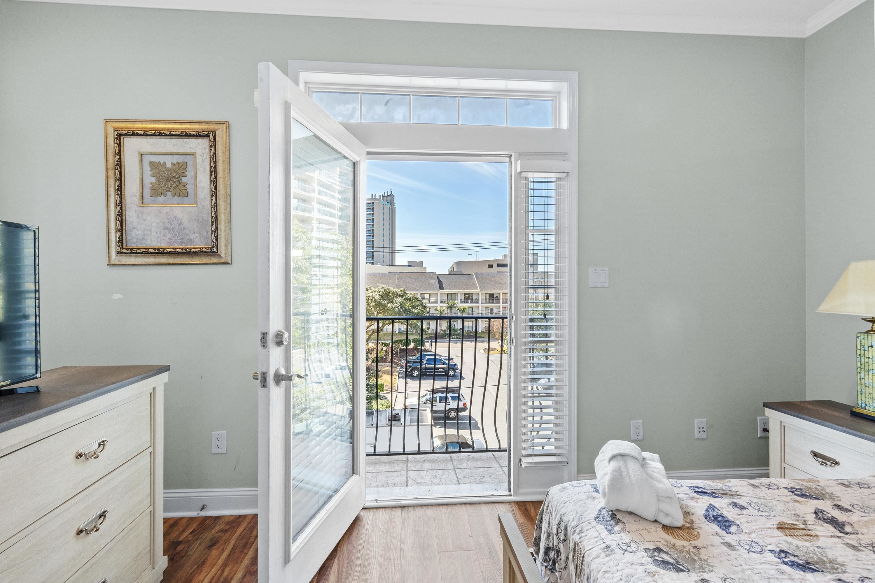 213 76th Ave. N Unit: C