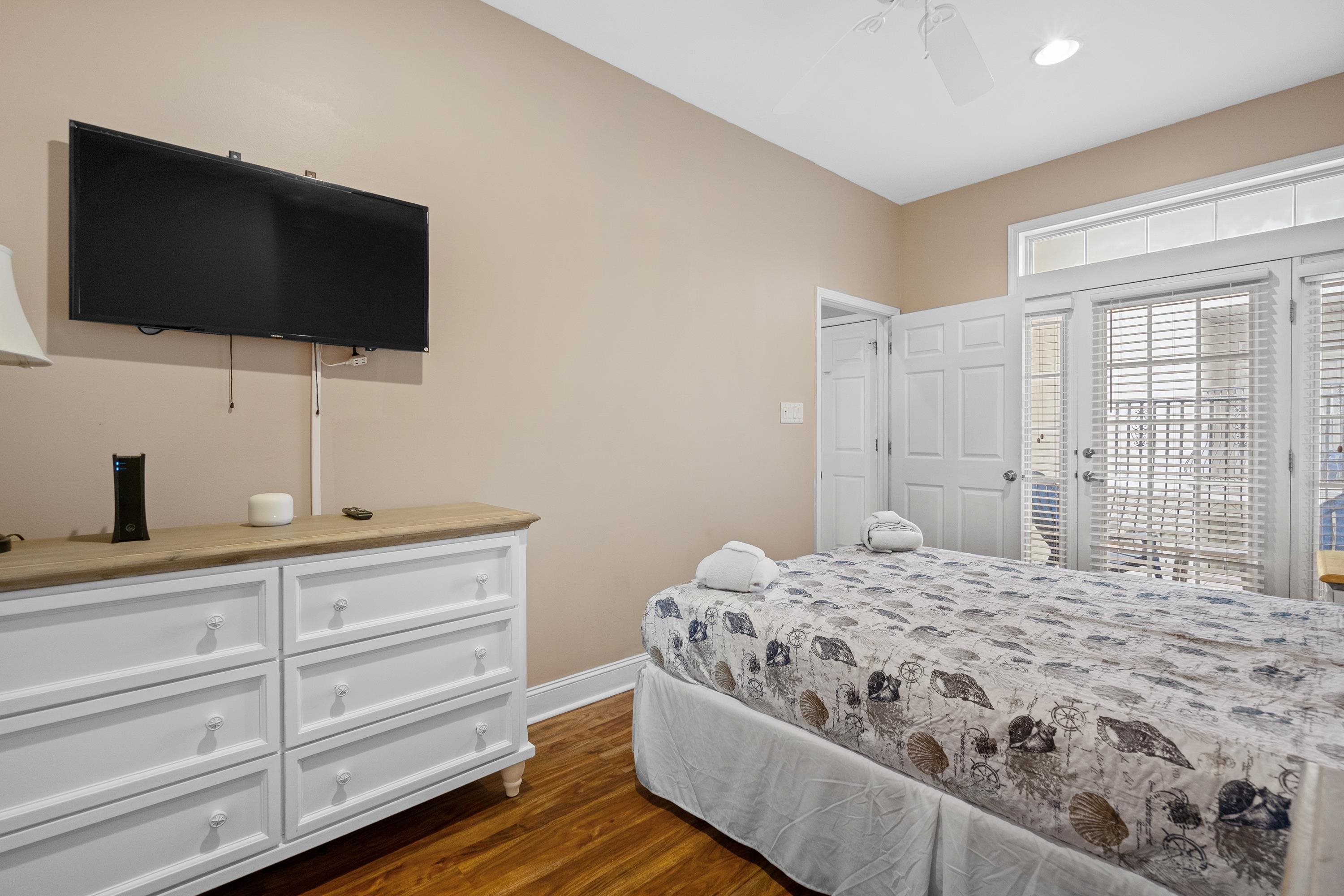 213 76th Ave. N Unit: C